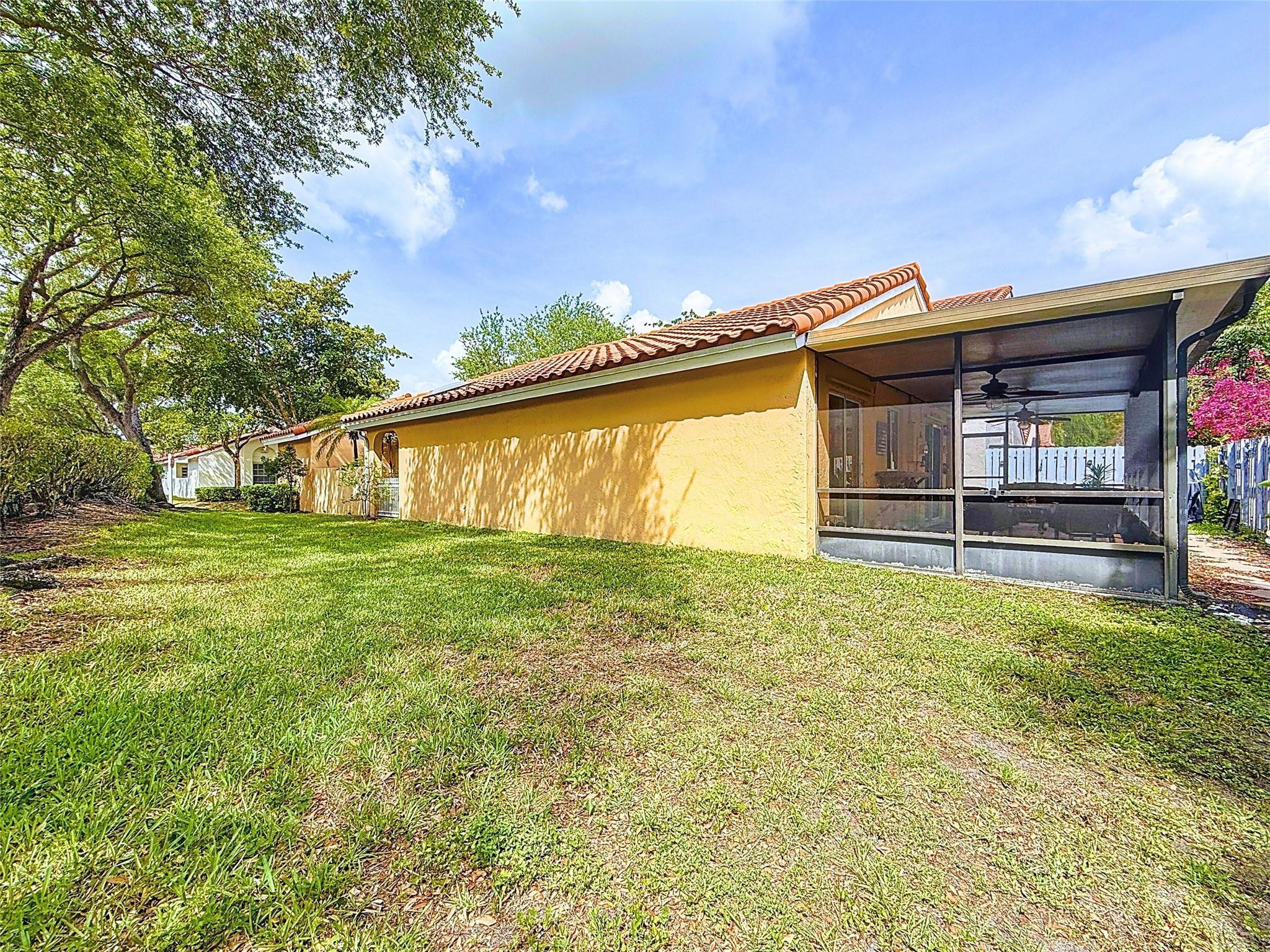 1420 Seagrape Circle, Weston, FL 33326, Weston - Photo 4