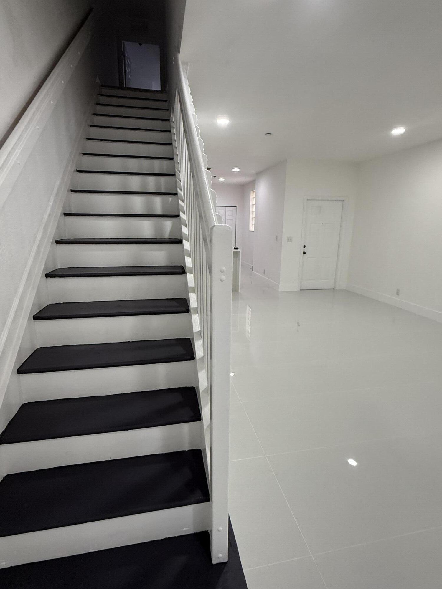3906 Cherry Lane 3906, Weston, FL 33332, Weston - Photo 5