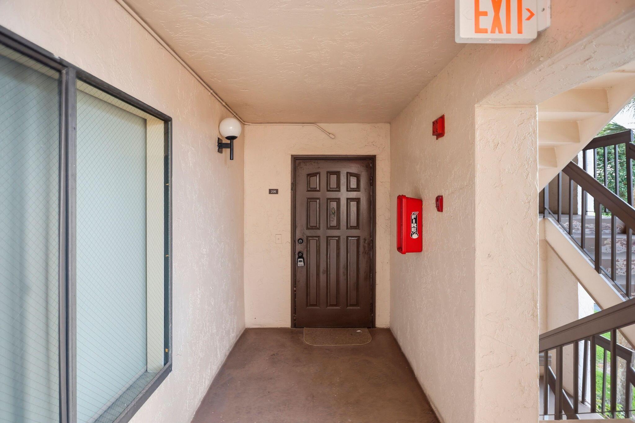 10110 Cedar Point Boulevard 206, Boynton Beach, FL 33437, Boynton Beach - Photo 3