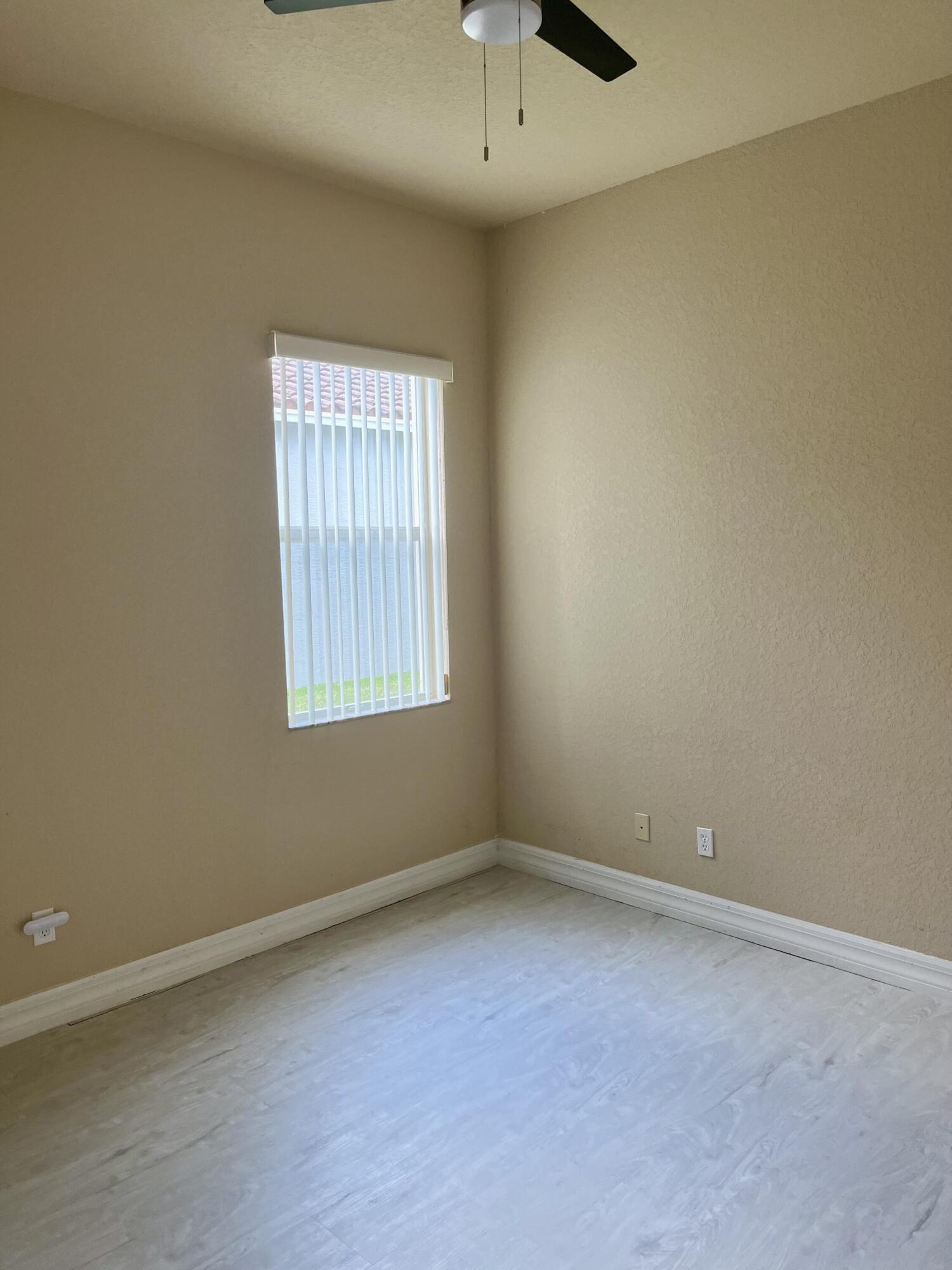 5579 55th Avenue, Vero Beach, FL 32967, Vero Beach - Photo 3