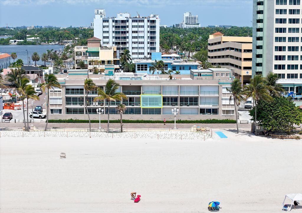 201 Van Buren Street 205, Hollywood, FL 33019, Hollywood - Photo 2