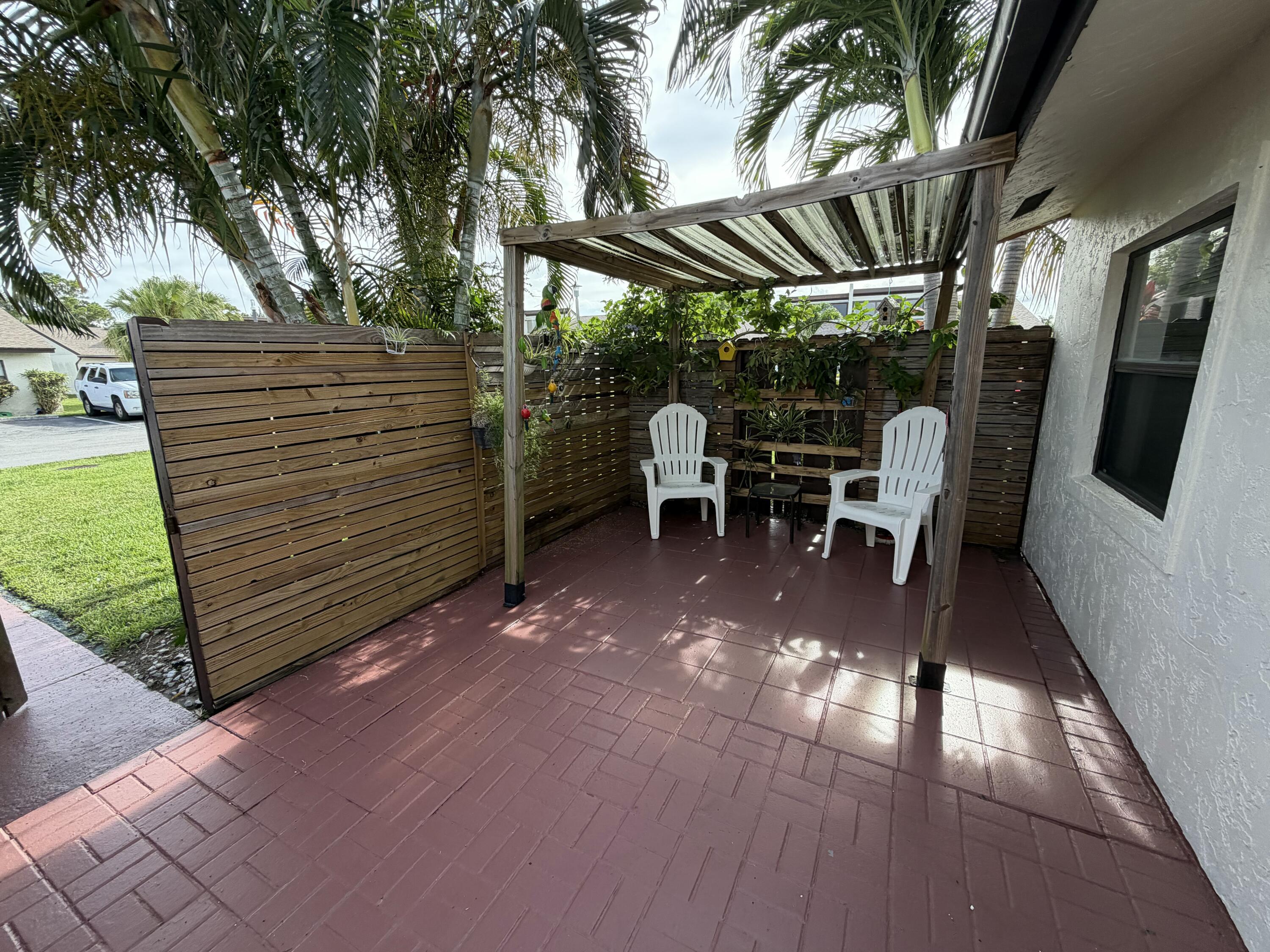 1823 Abbey Road, West Palm Beach, FL 33415, West Palm Beach - Photo 3