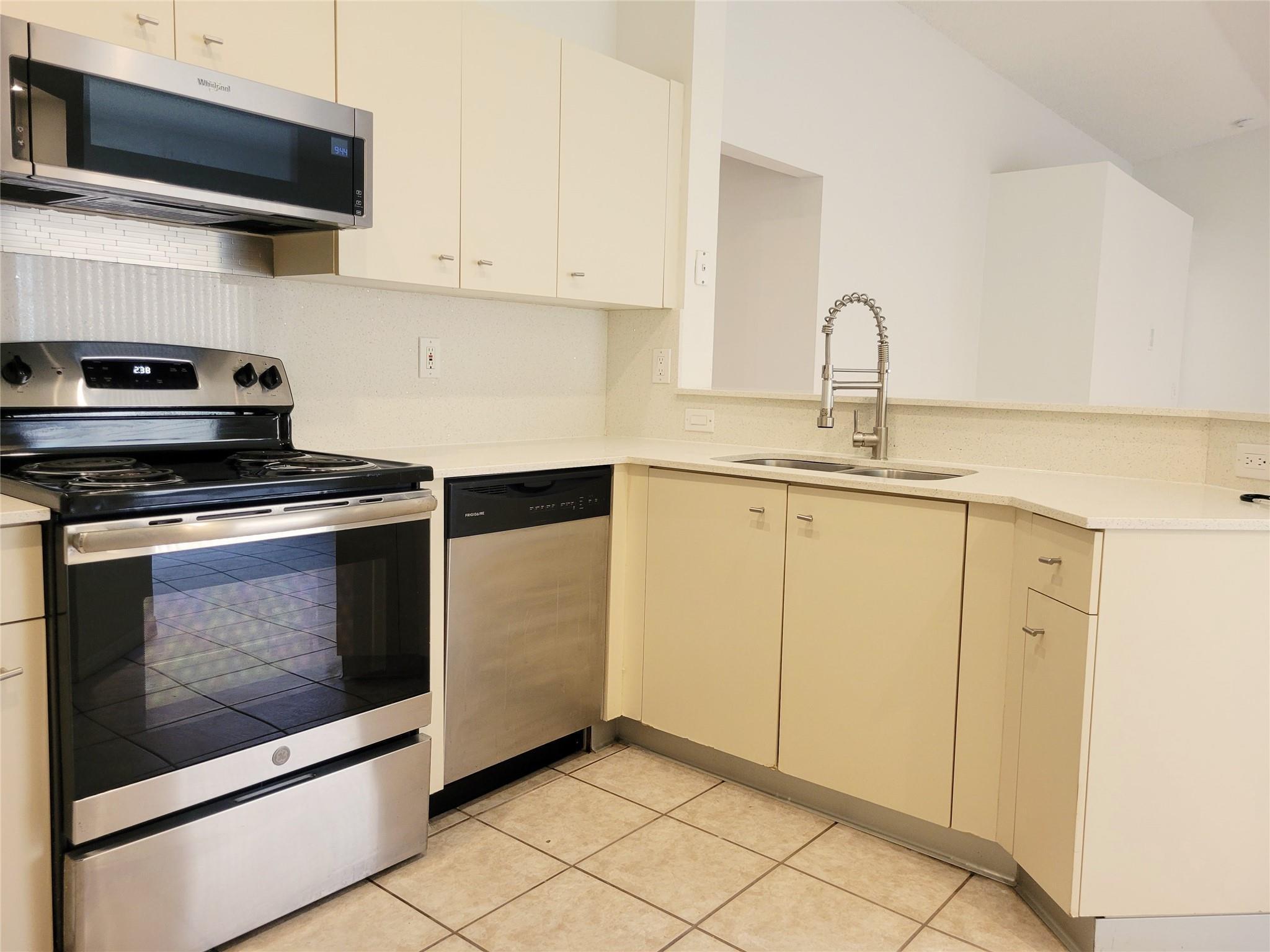 1409 Sabal Trail, Weston, FL 33327, Weston - Photo 3