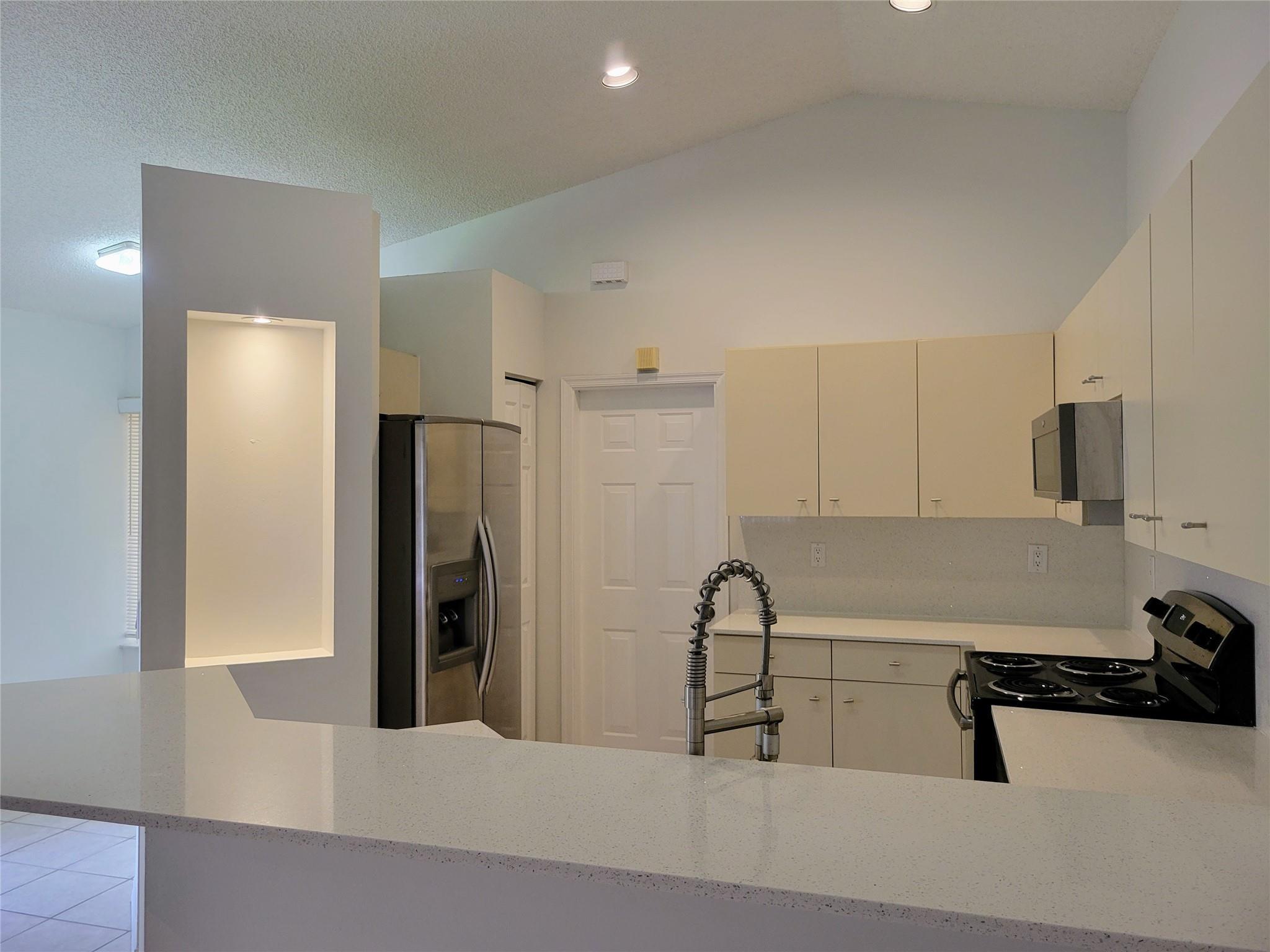 1409 Sabal Trail, Weston, FL 33327, Weston - Photo 5