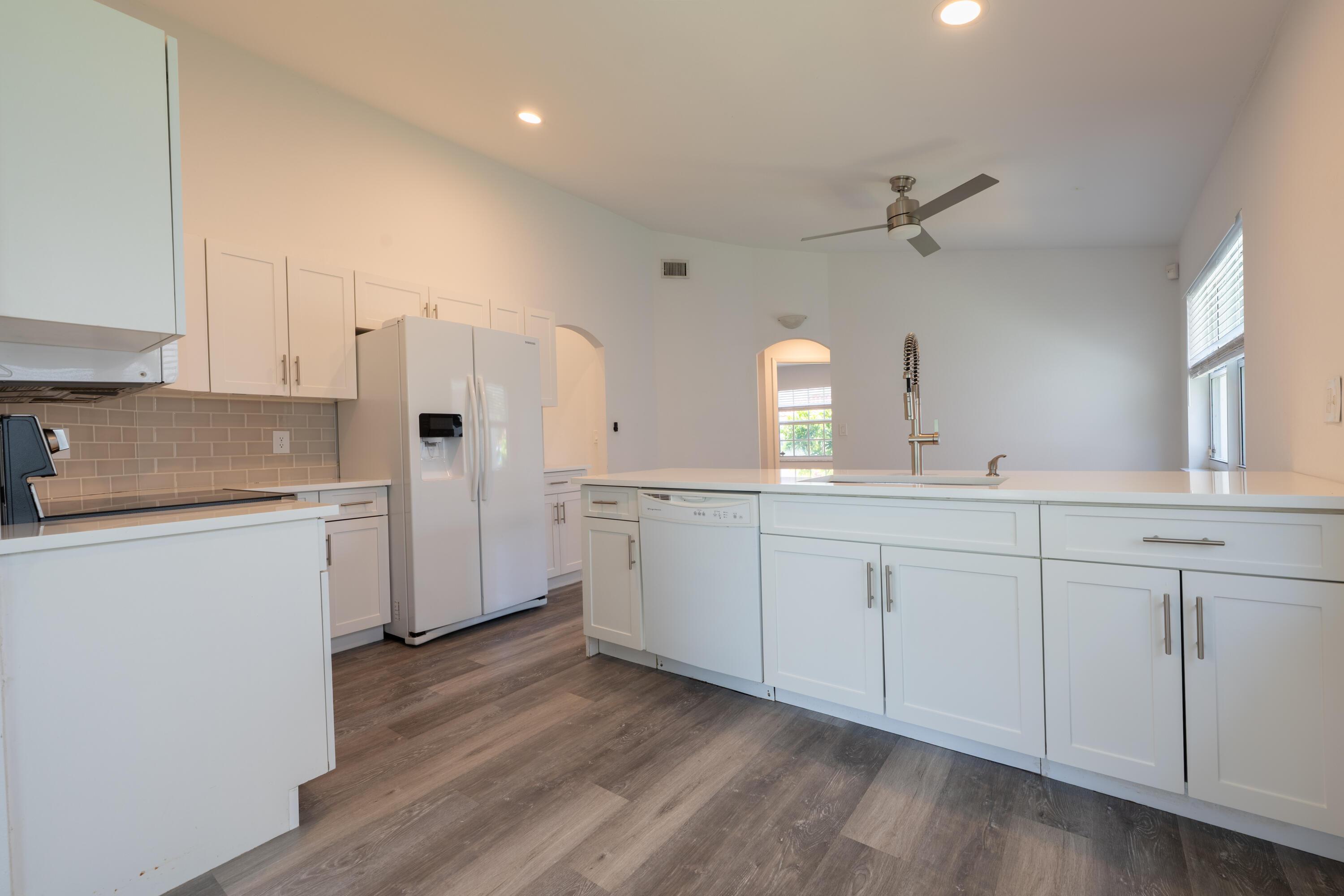 10651 Buttonwood Lake Drive, Boca Raton, FL 33498, Boca Raton - Photo 4