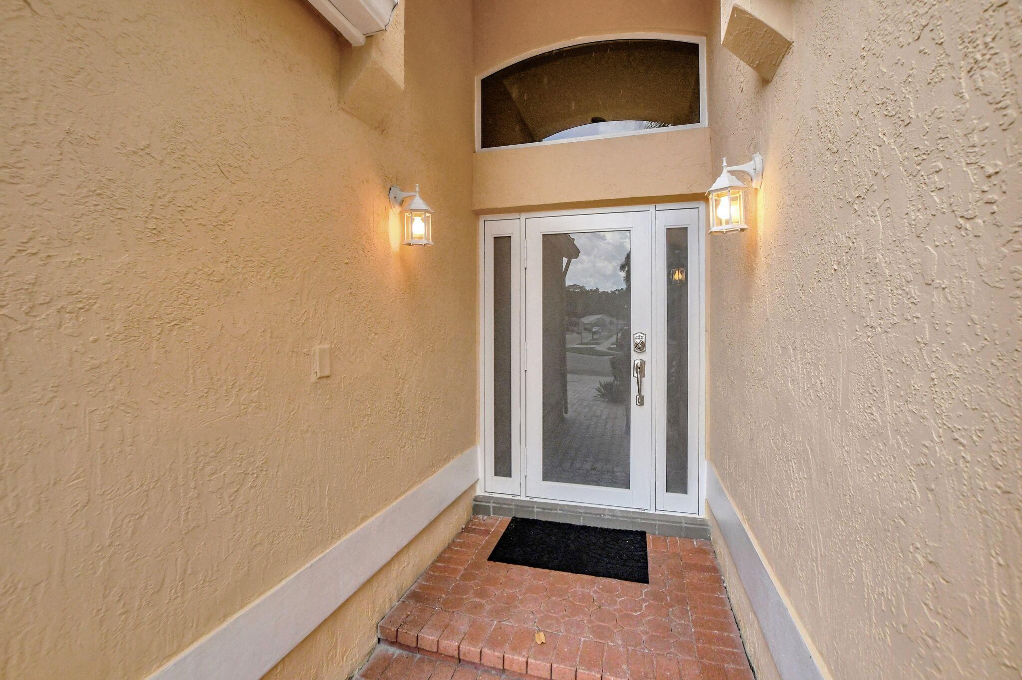 22687 Royal Crown Terrace E, Boca Raton, FL 33433, Boca Raton - Photo 3