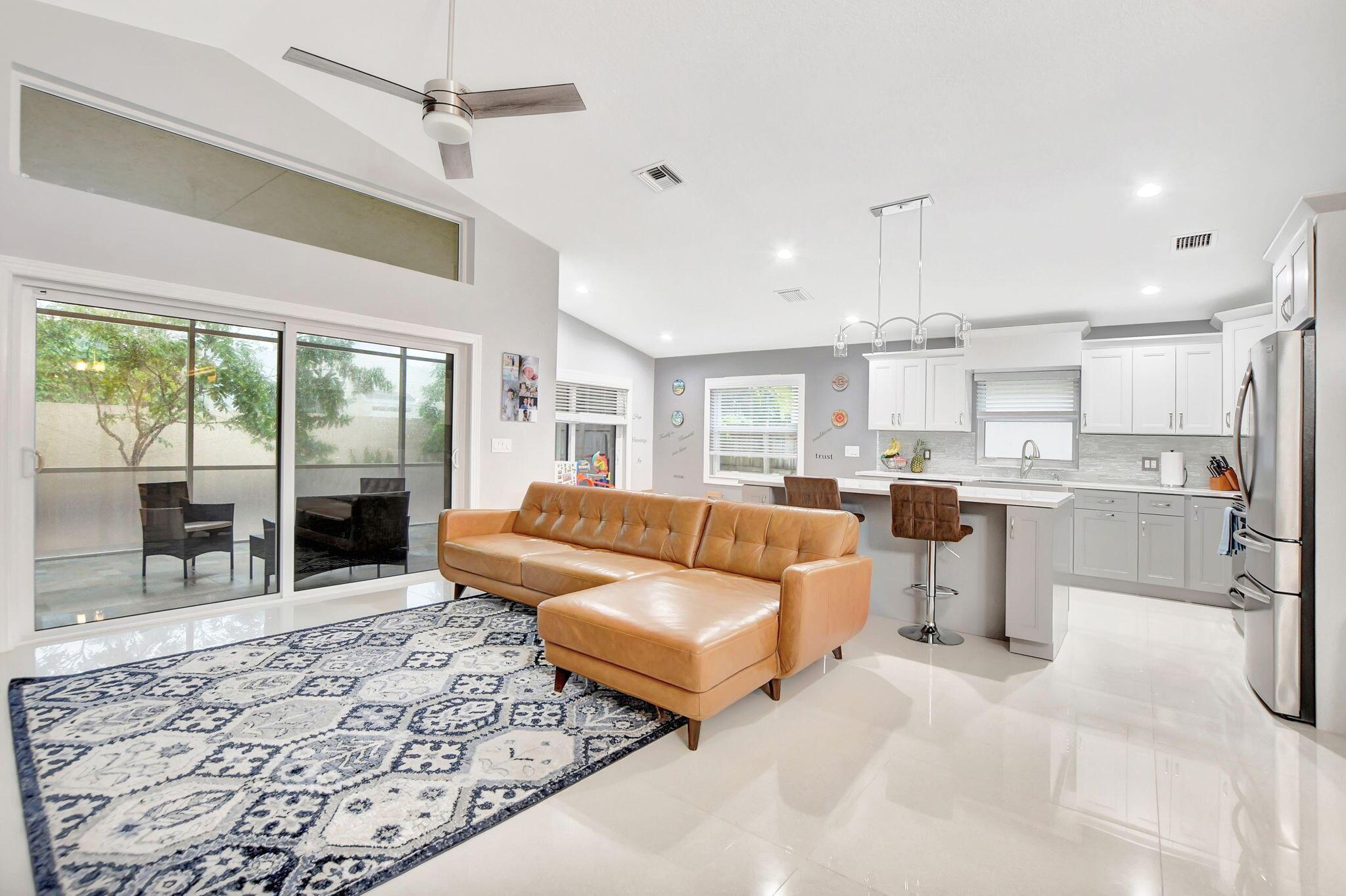 22687 Royal Crown Terrace E, Boca Raton, FL 33433, Boca Raton - Photo 4