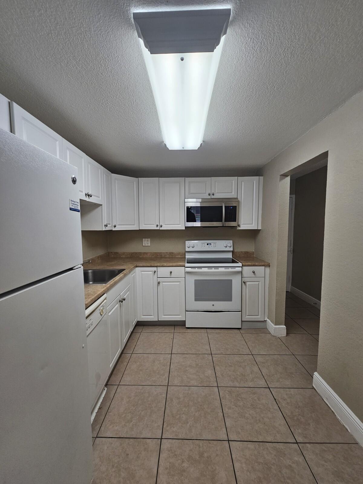4324 NW 9th Avenue 6-1c, Deerfield Beach, FL 33064, Deerfield Beach - Photo 5