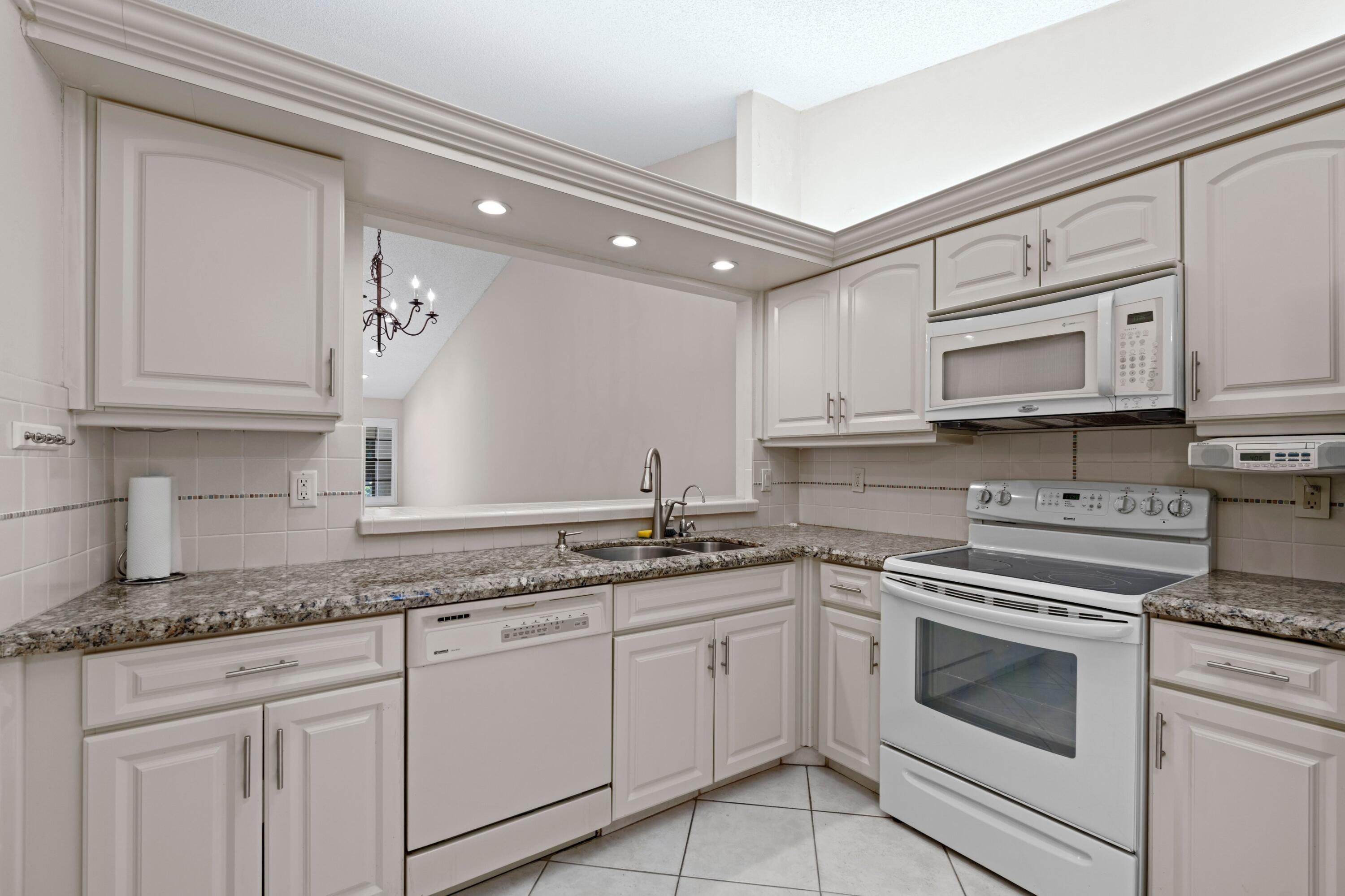10044 Andrea Lane A, Boynton Beach, FL 33437, Boynton Beach - Photo 4