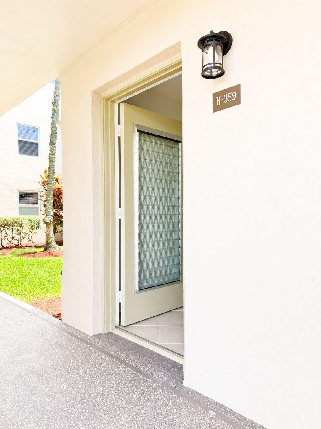 359 Capri H 359, Delray Beach, FL 33484, Delray Beach - Photo 2