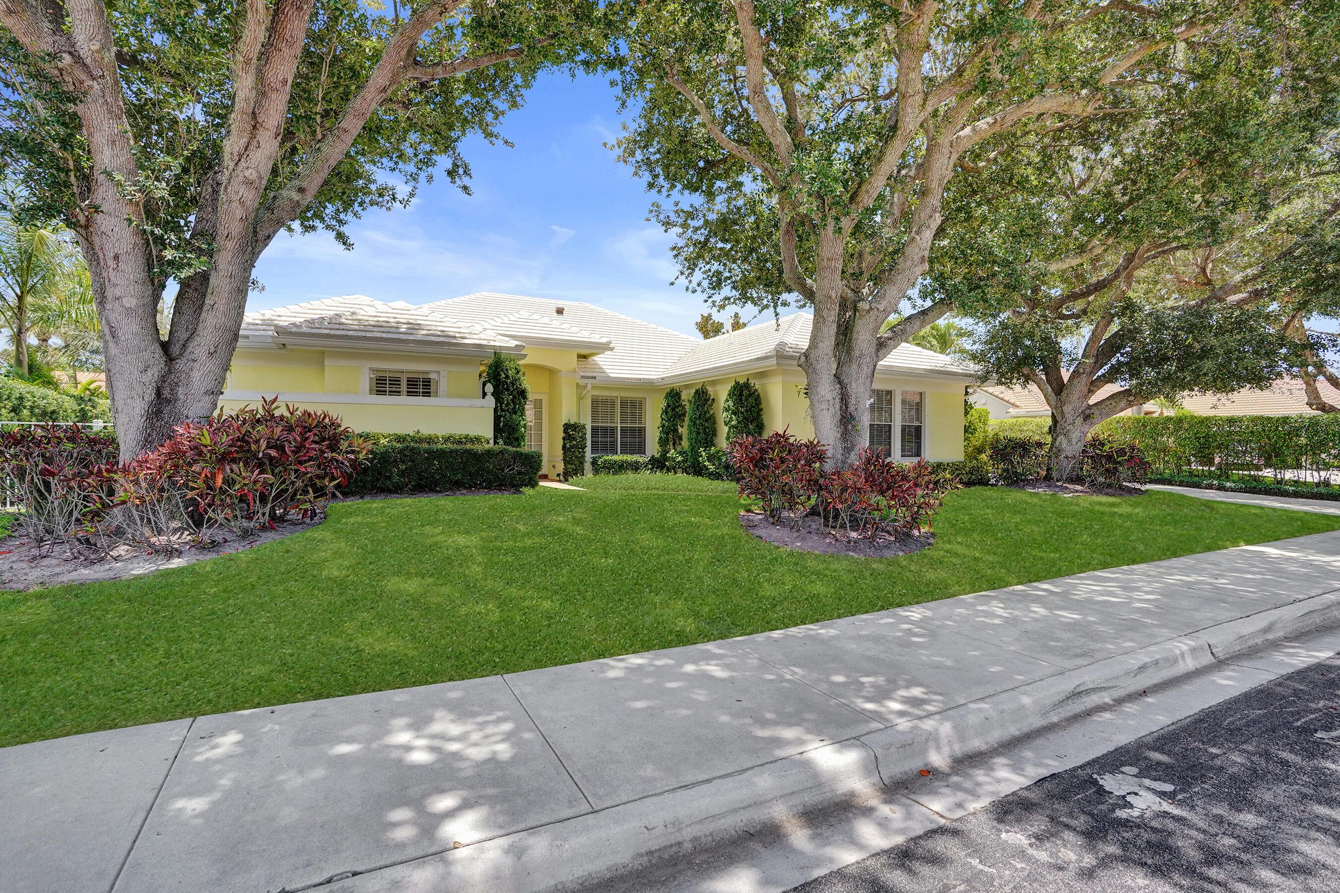2760 Tecumseh Drive, West Palm Beach, FL 33409, West Palm Beach - Photo 2