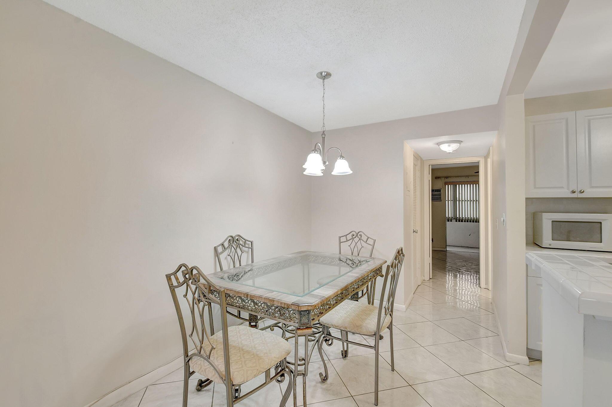 70 Camden C, West Palm Beach, FL 33417, West Palm Beach - Photo 4