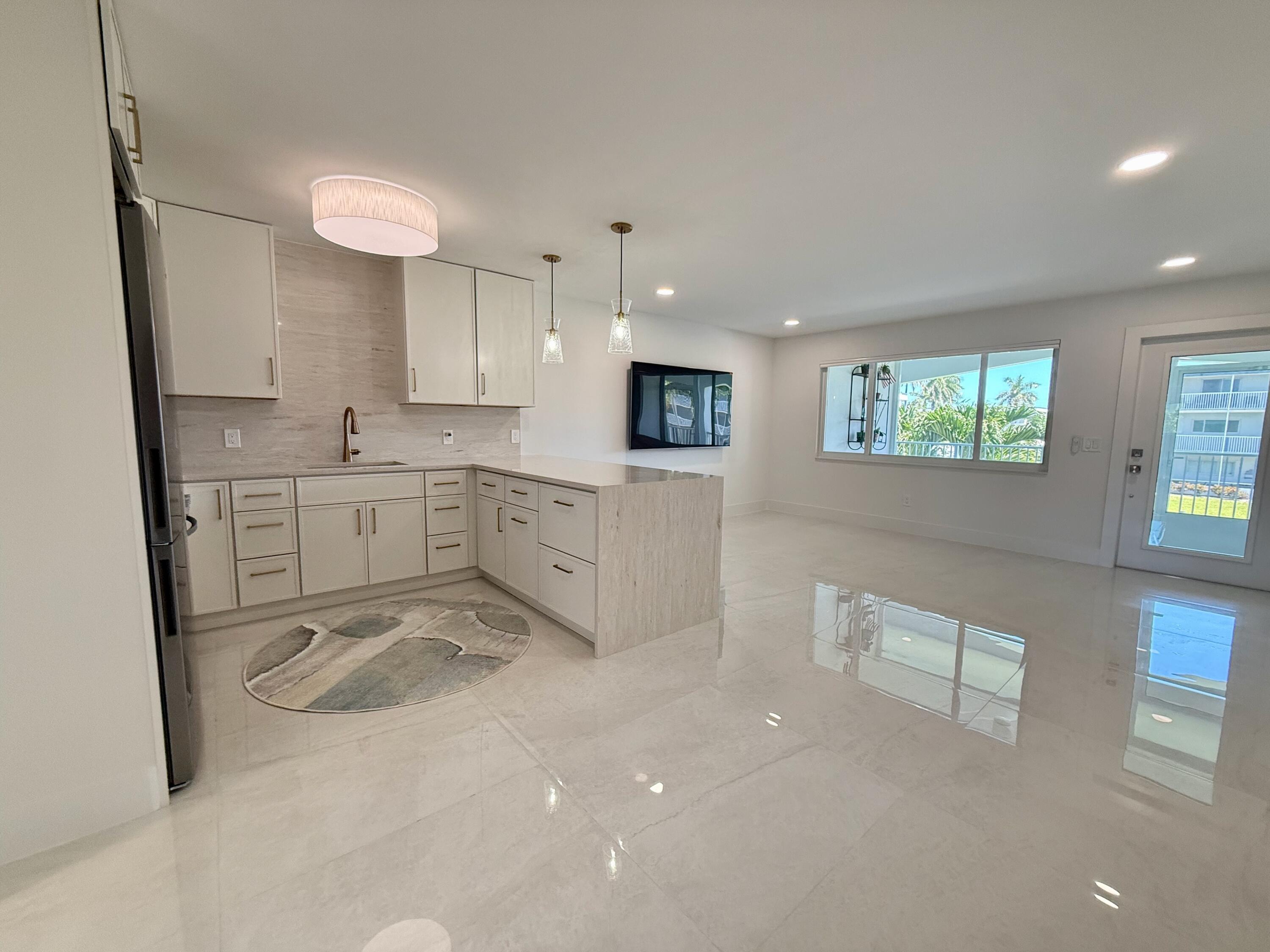 110 Shore Court 209, North Palm Beach, FL 33408, North Palm Beach - Photo 3