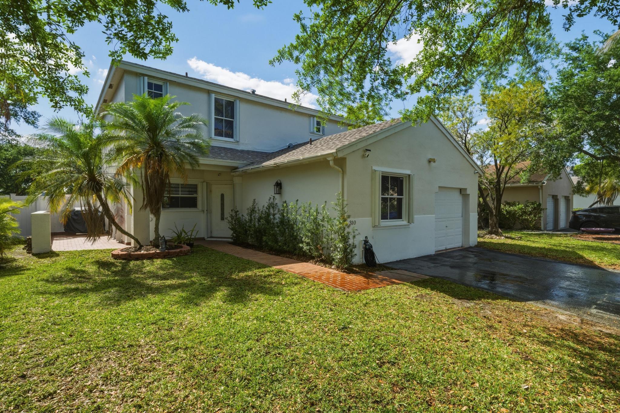 310 NW 207th Way, Pembroke Pines, FL 33029, Pembroke Pines - Photo 2