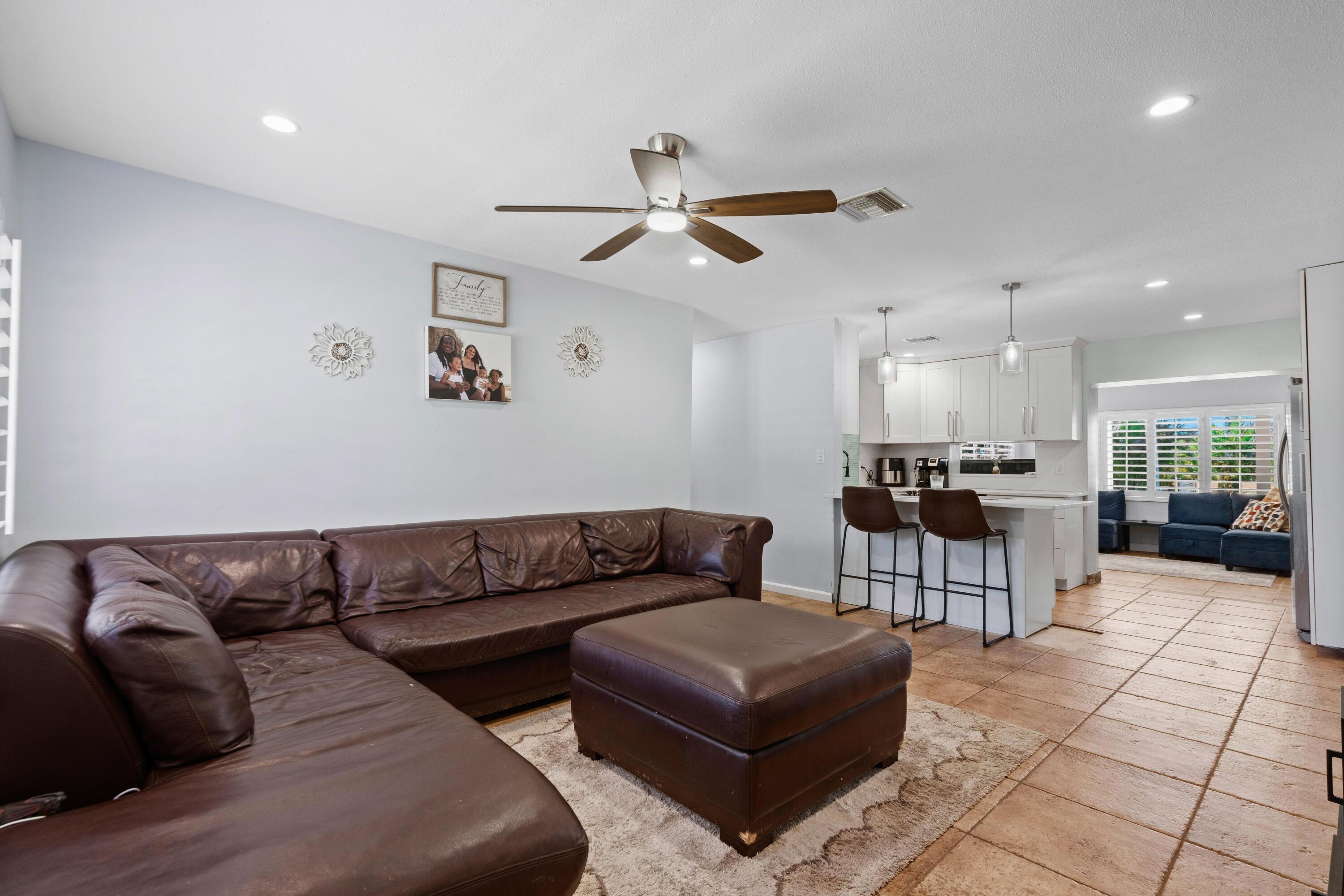 520 SE Dolphin Drive, Stuart, FL 34996, Stuart - Photo 4