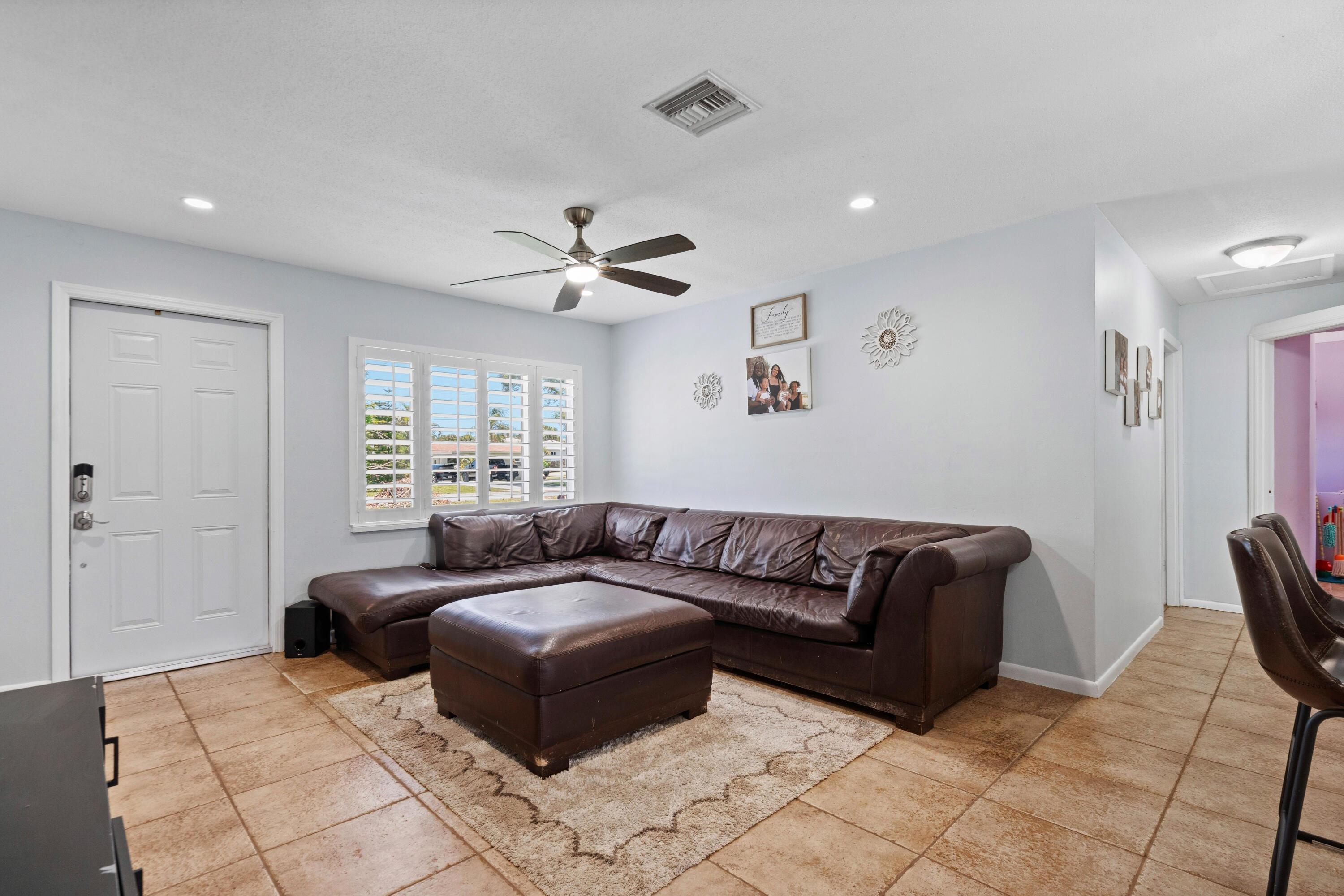 520 SE Dolphin Drive, Stuart, FL 34996, Stuart - Photo 5