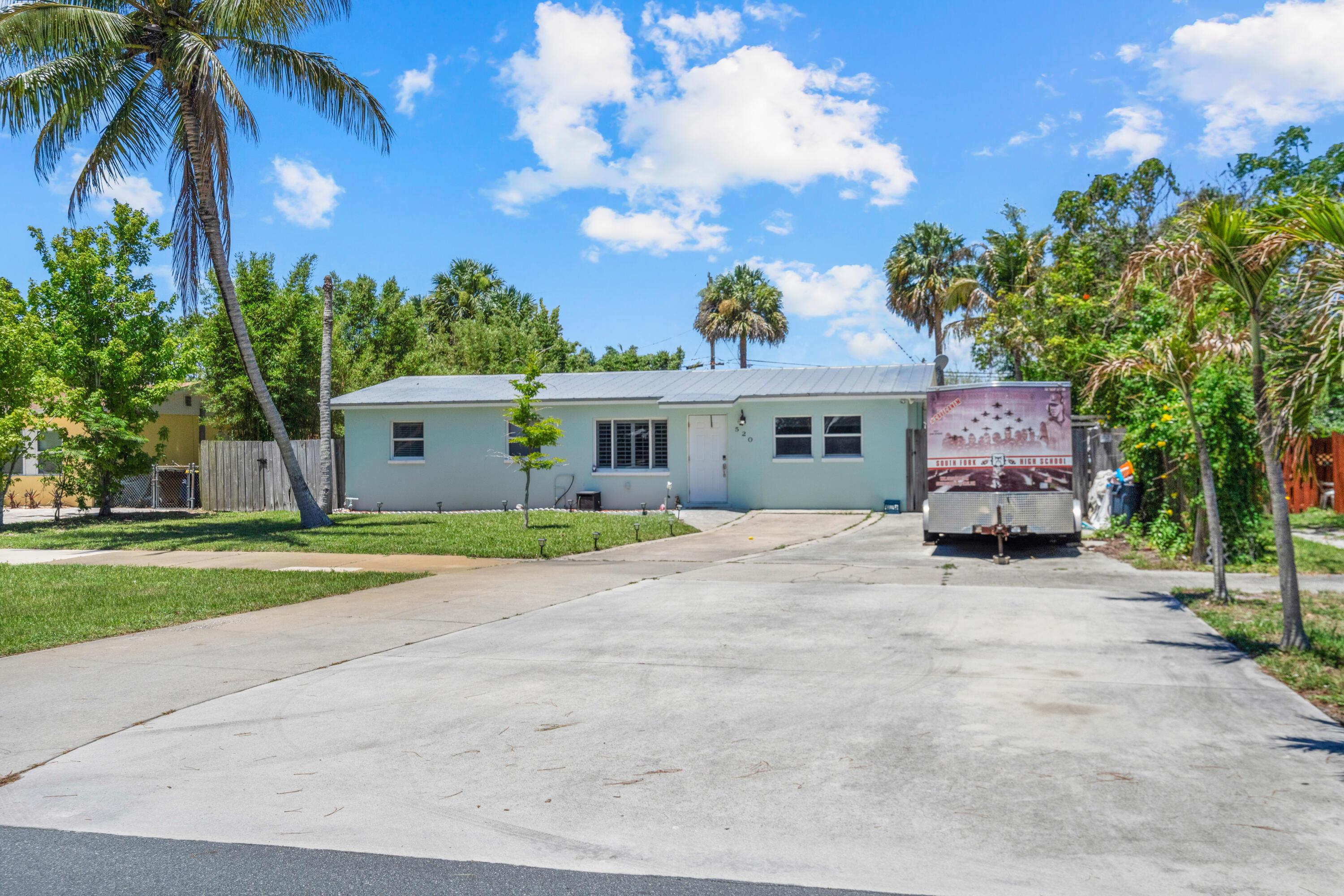 520 SE Dolphin Drive, Stuart, FL 34996, Stuart - Photo 3