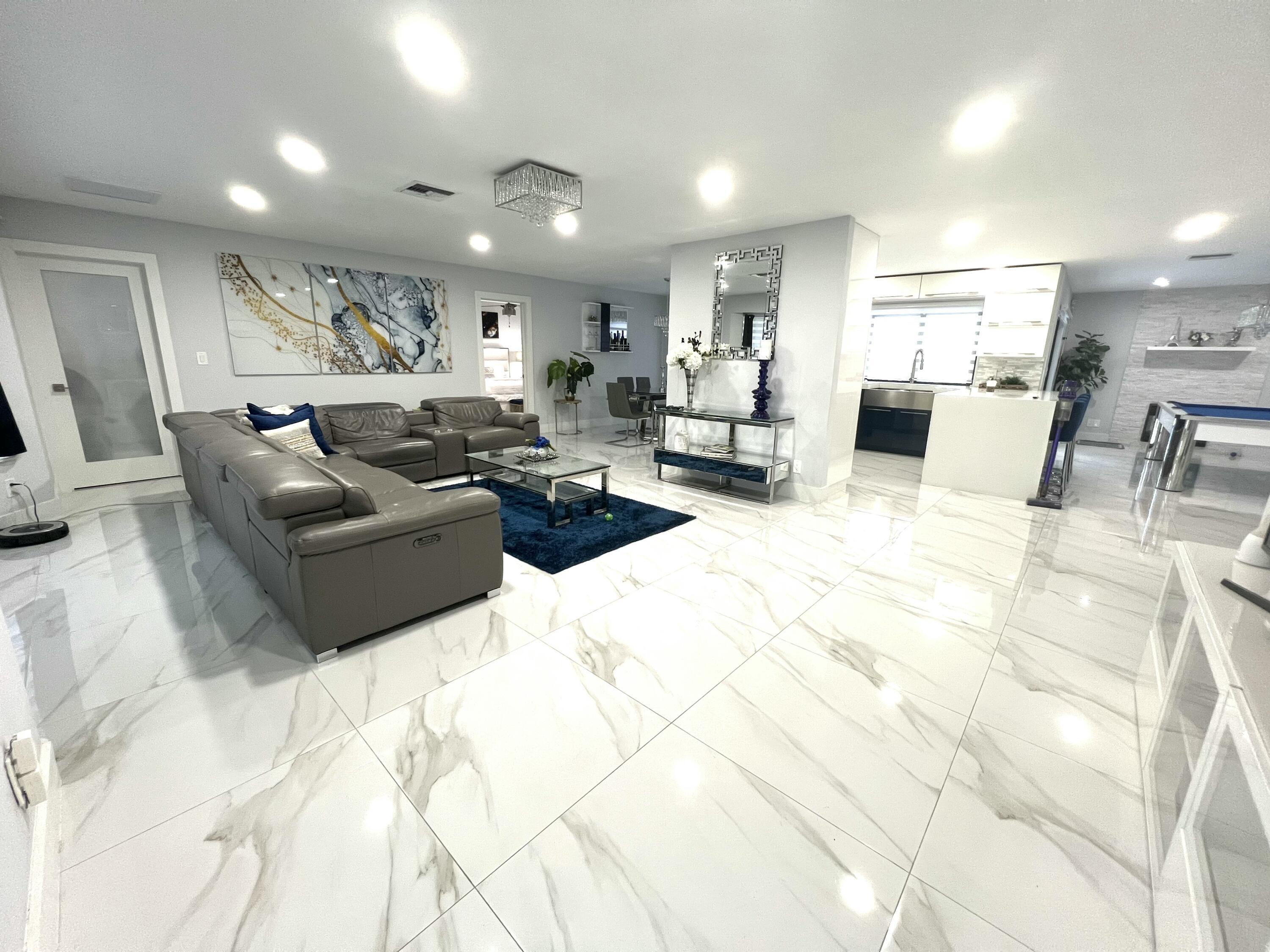 625 W Tropical Way, Plantation, FL 33317, Plantation - Photo 2