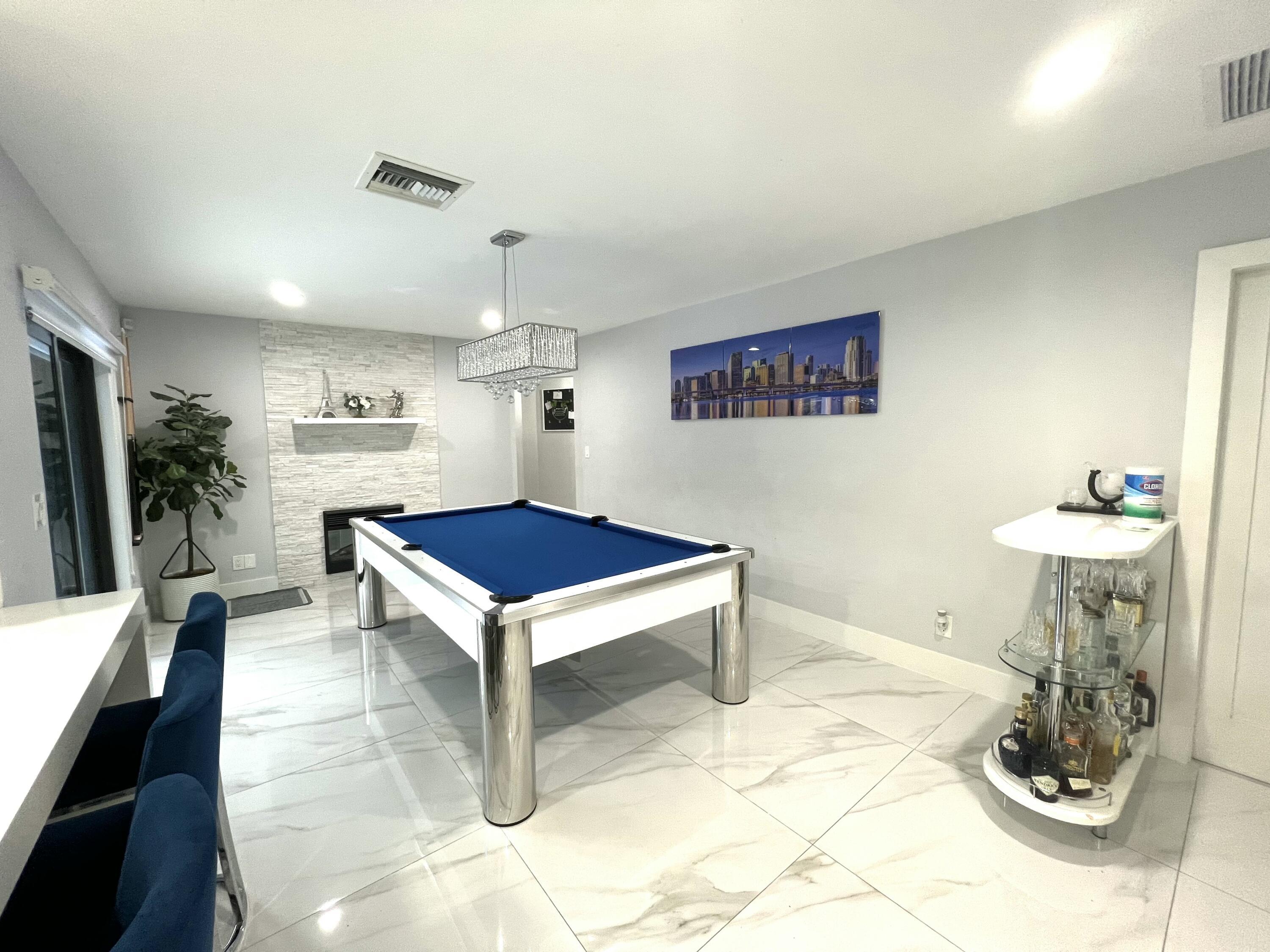 625 W Tropical Way, Plantation, FL 33317, Plantation - Photo 3