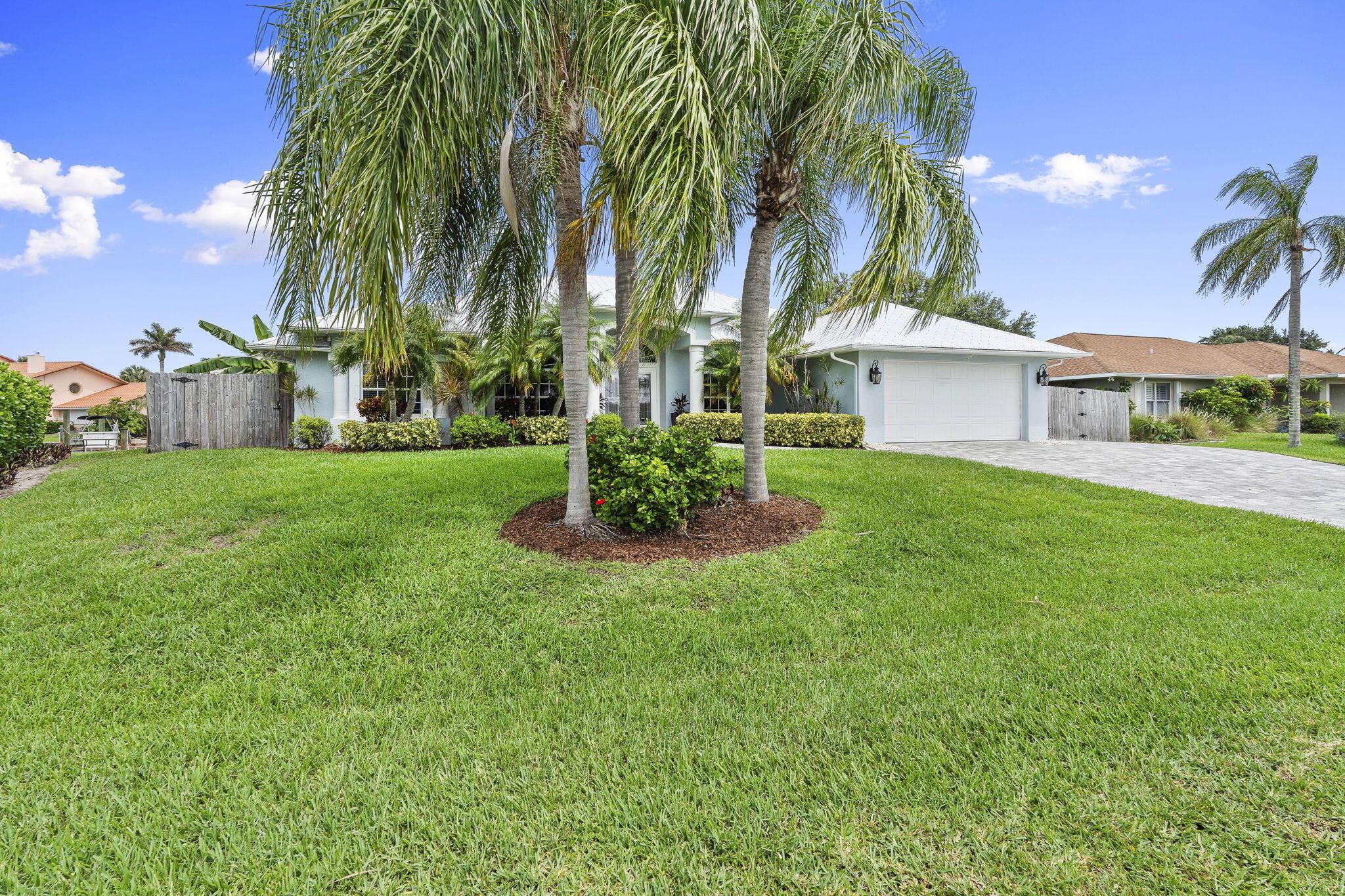 117 Queen Elizabeth Court, Hutchinson Island, FL 34949, Hutchinson Island - Photo 5