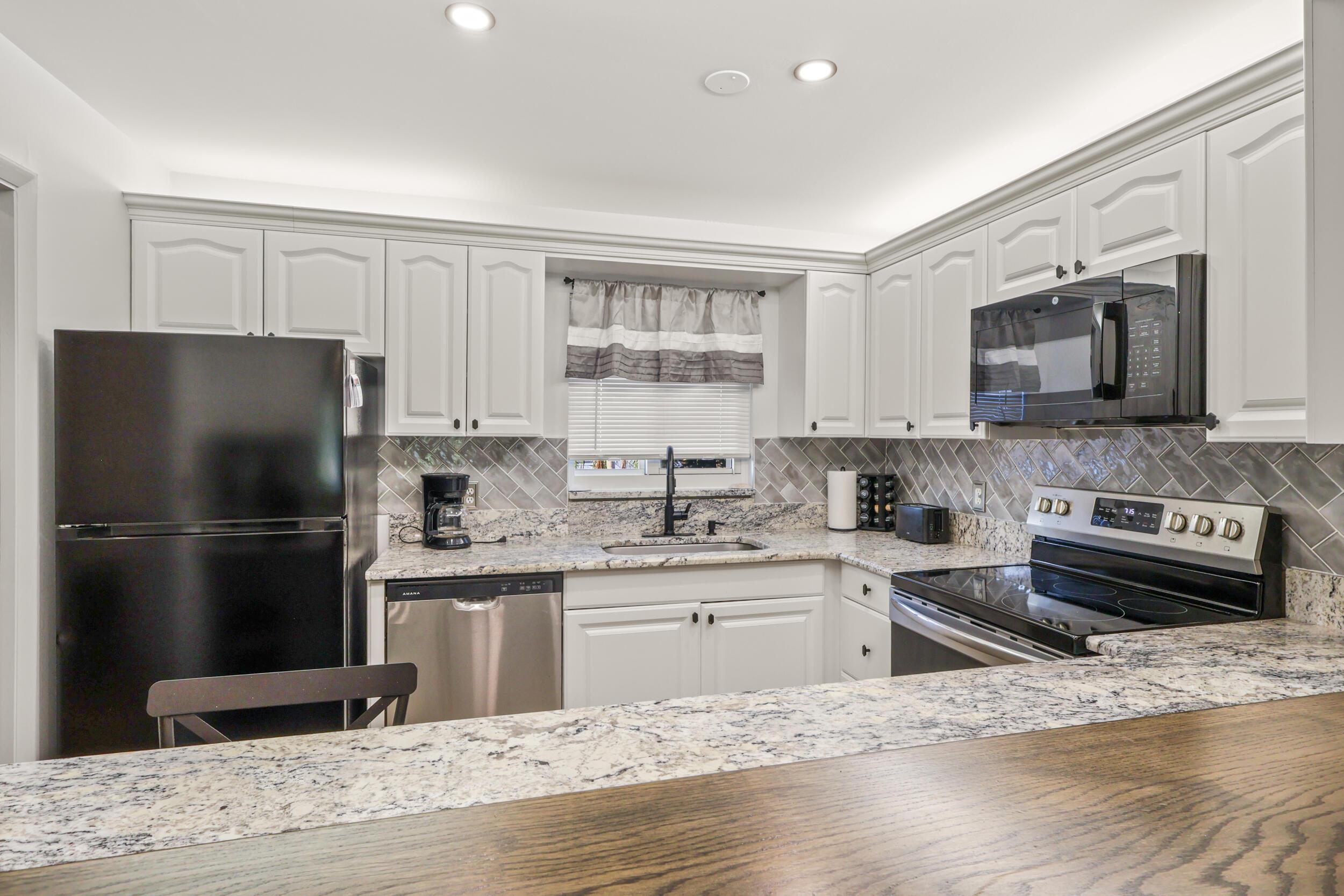 2950 SE Ocean Boulevard 58-5, Stuart, FL 34996, Stuart - Photo 5