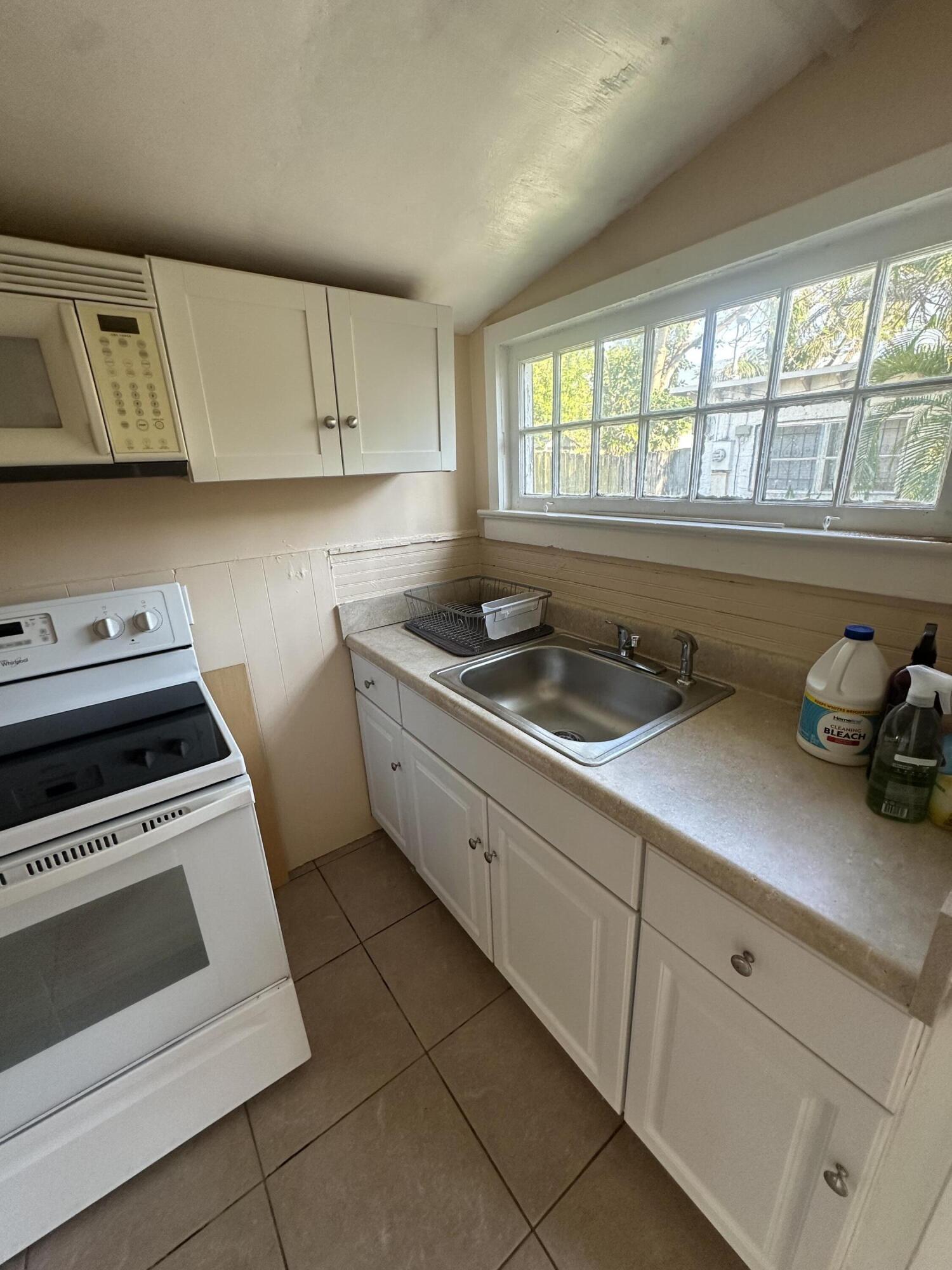 616 37th Street #2, West Palm Beach, FL 33407, West Palm Beach - Photo 4