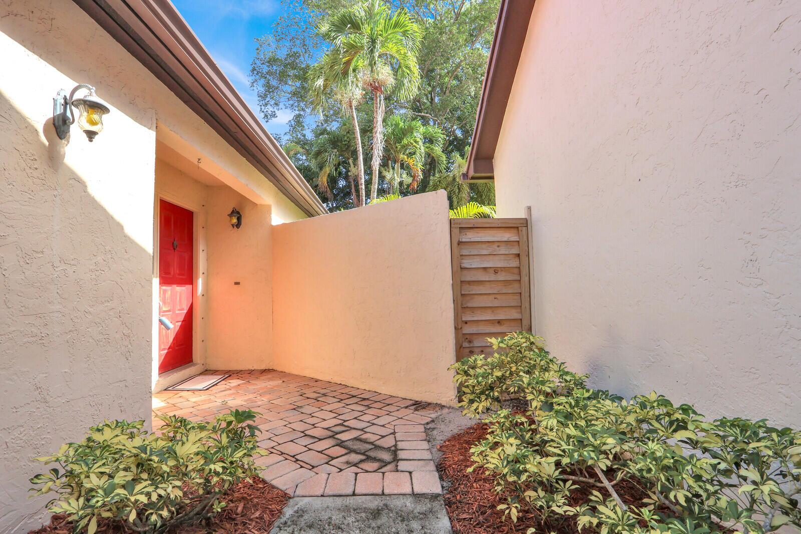 13 Ironwood Way N, Palm Beach Gardens, FL 33418, Palm Beach Gardens - Photo 4