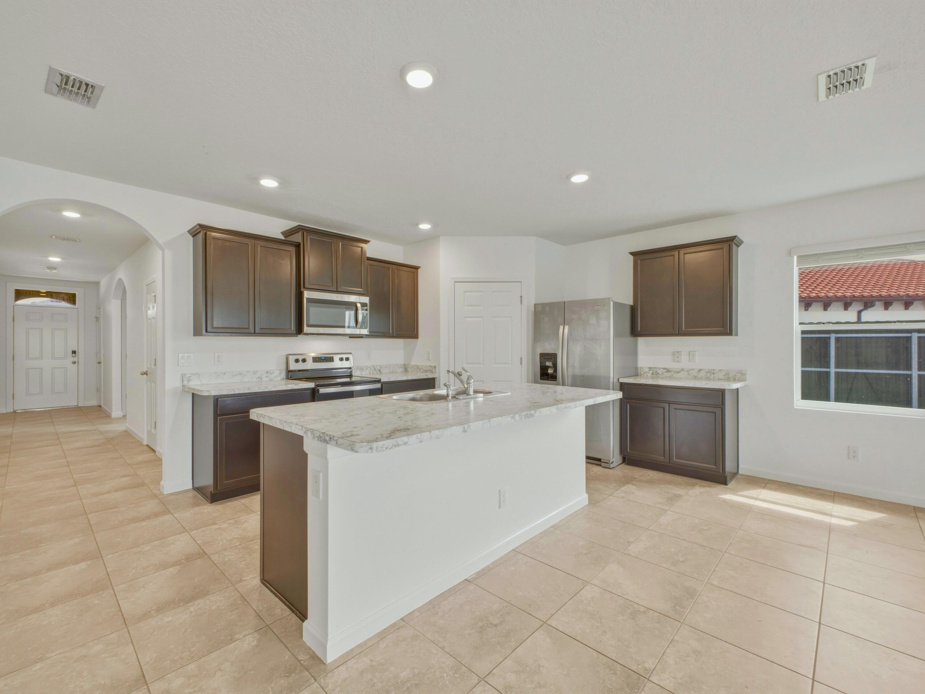 718 SW Crean Terrace SW, Port St. Lucie, FL 34953, Port St. Lucie - Photo 4