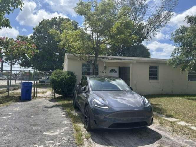 1226 NW 23rd Terrace, Fort Lauderdale, FL 33311, Fort Lauderdale - Photo 2