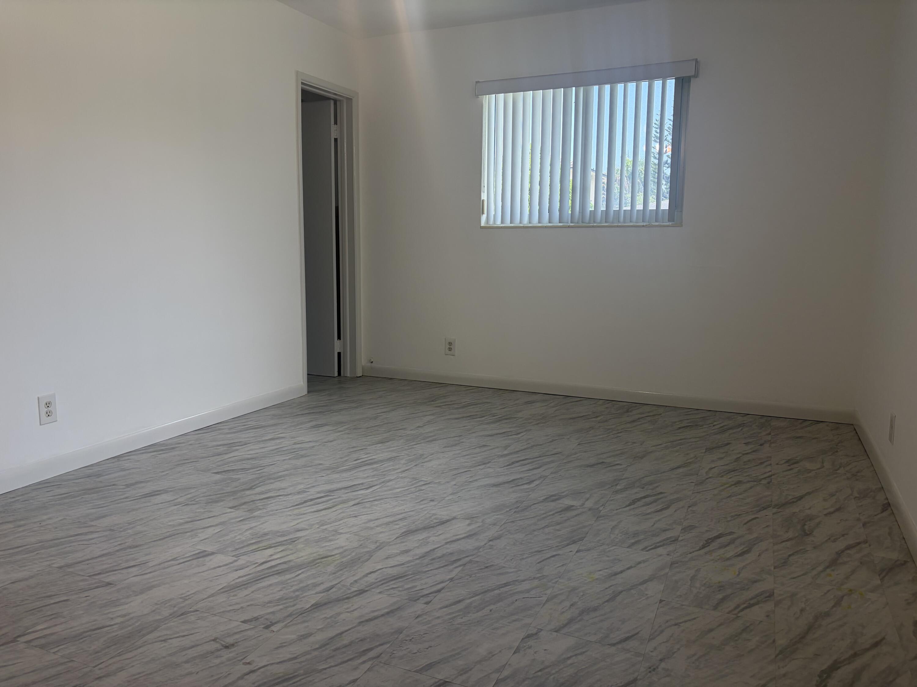 1531 Garfield Street 1, Hollywood, FL 33020, Hollywood - Photo 2