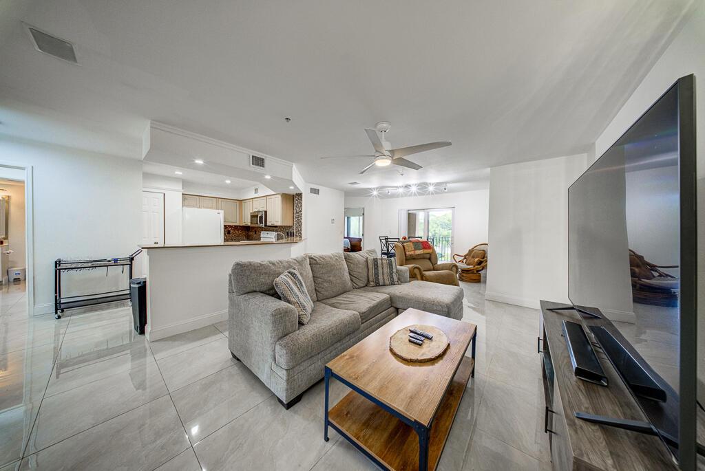 500 Scotia Drive 302, Hypoluxo, FL 33462, Hypoluxo - Photo 2