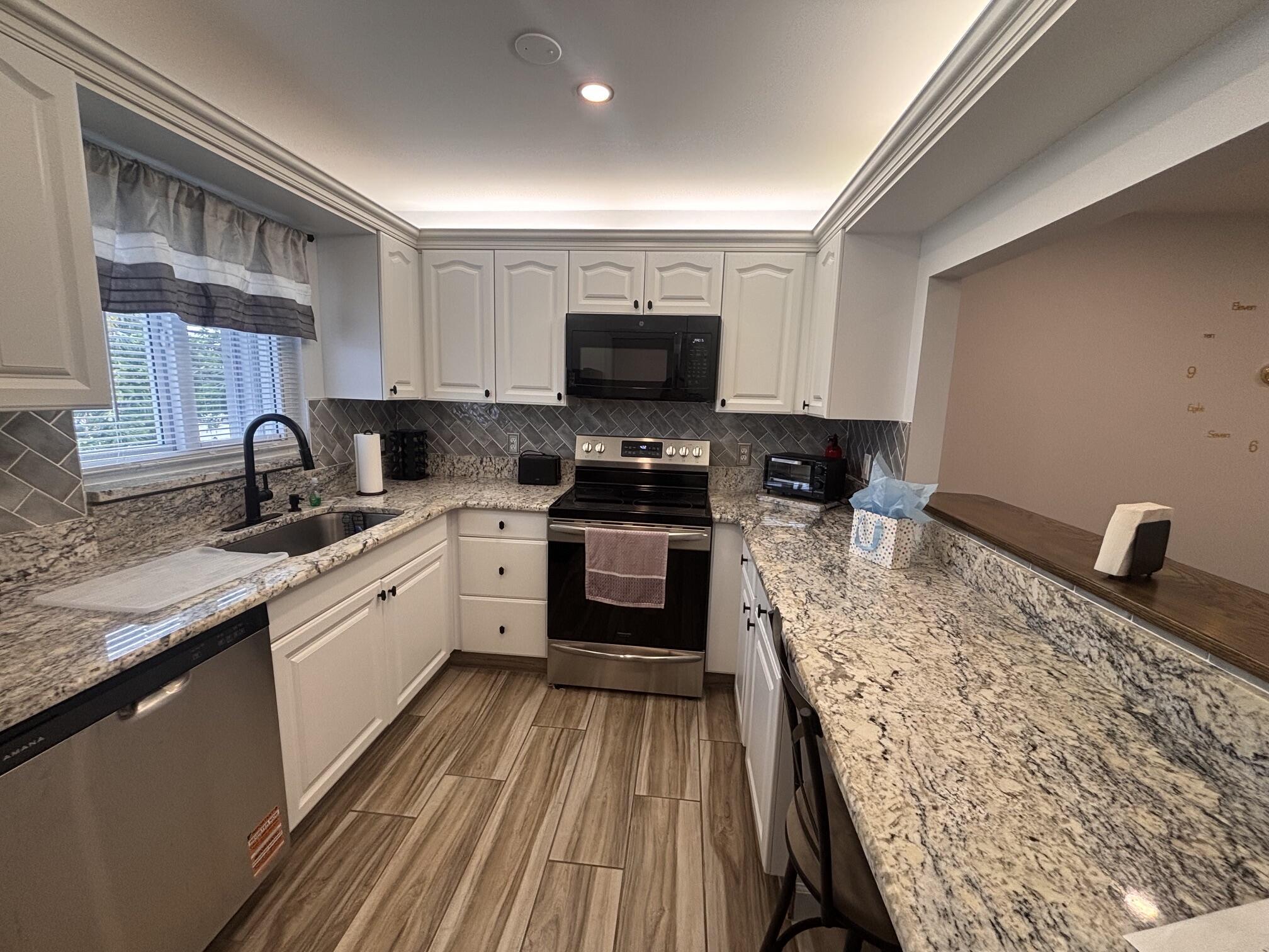 2950 SE Ocean Boulevard 58-5, Stuart, FL 34996, Stuart - Photo 2