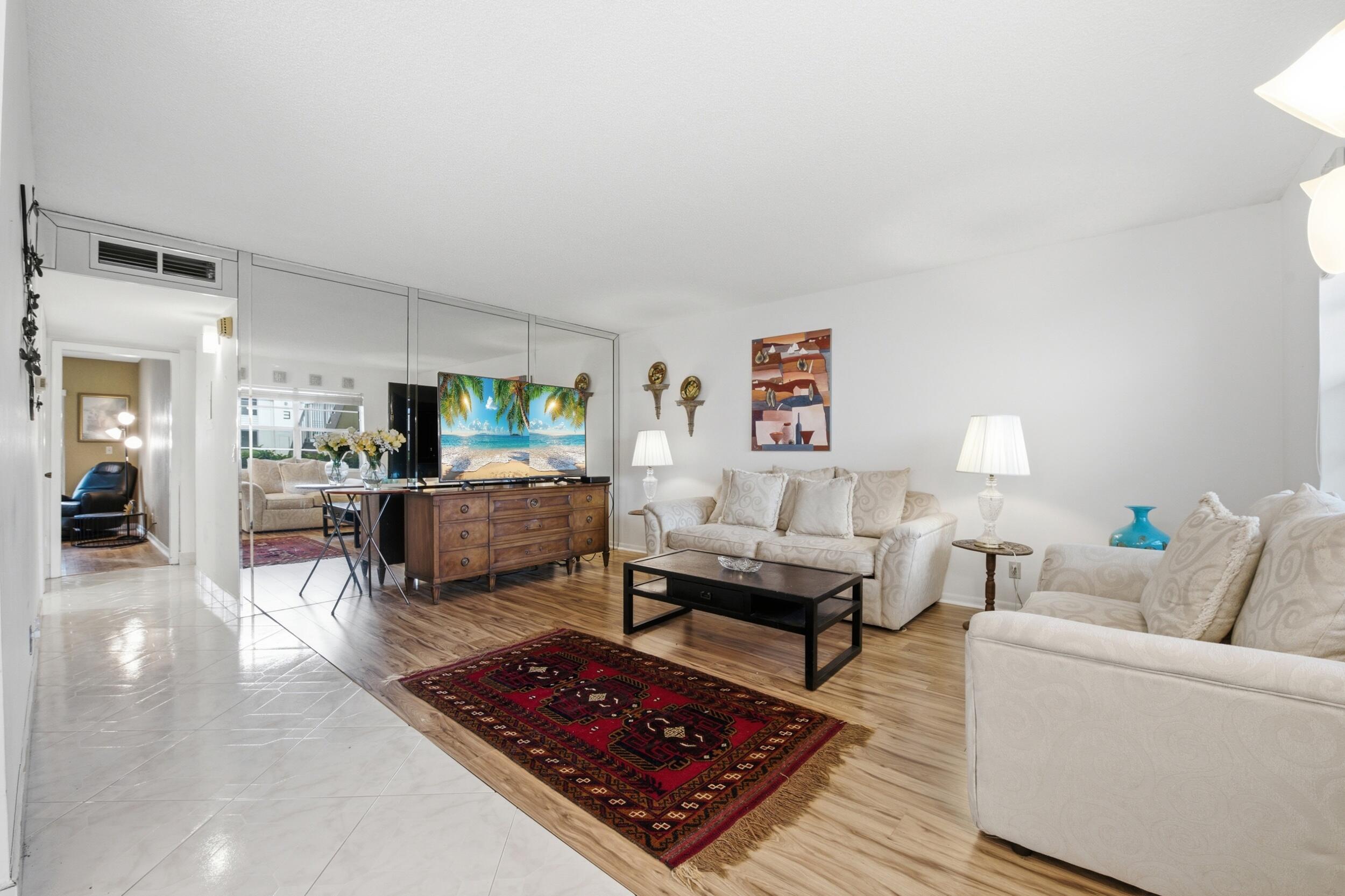 441 Burgundy J, Delray Beach, FL 33484, Delray Beach - Photo 2