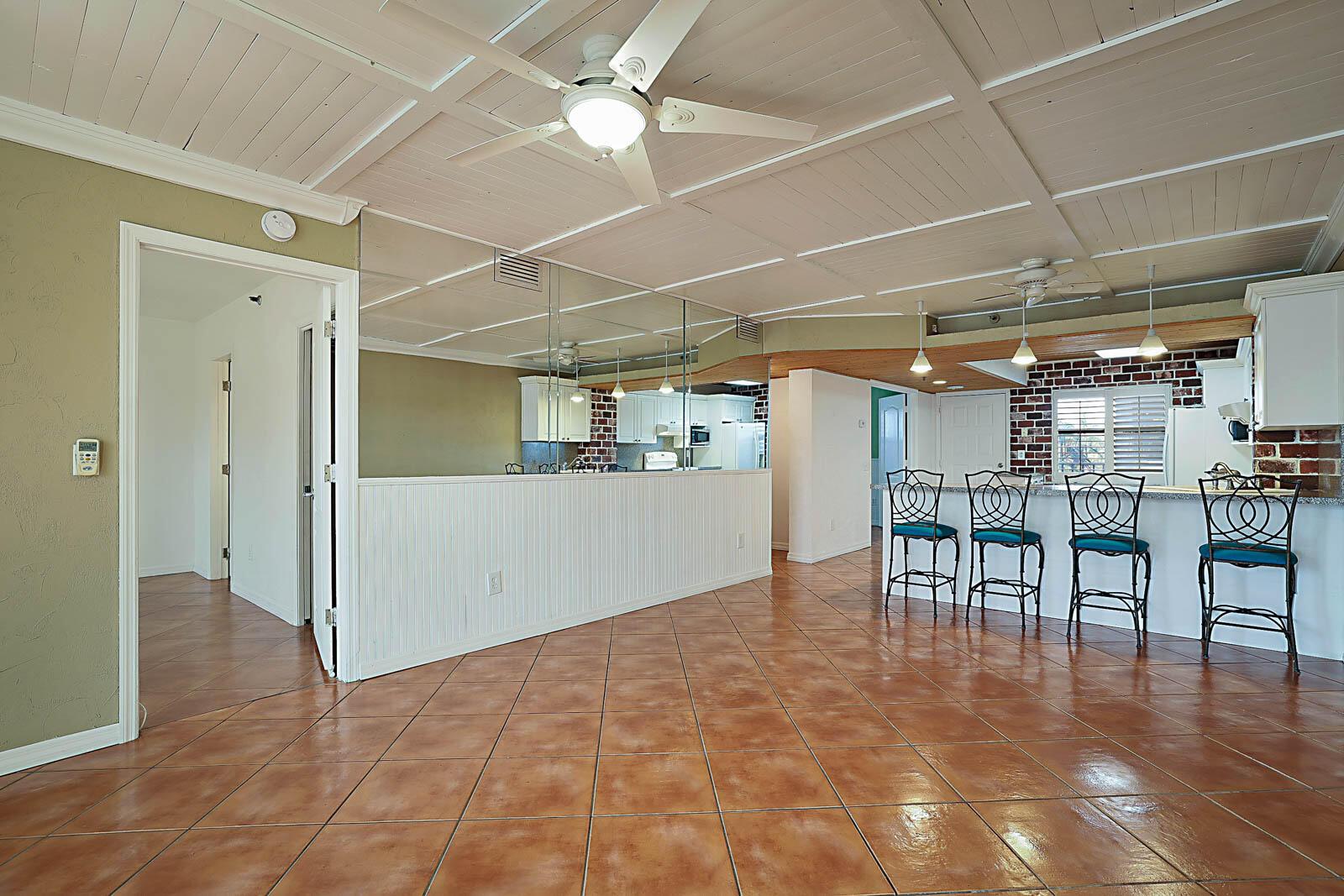896 N Federal Highway 325, Lantana, FL 33462, Lantana - Photo 4