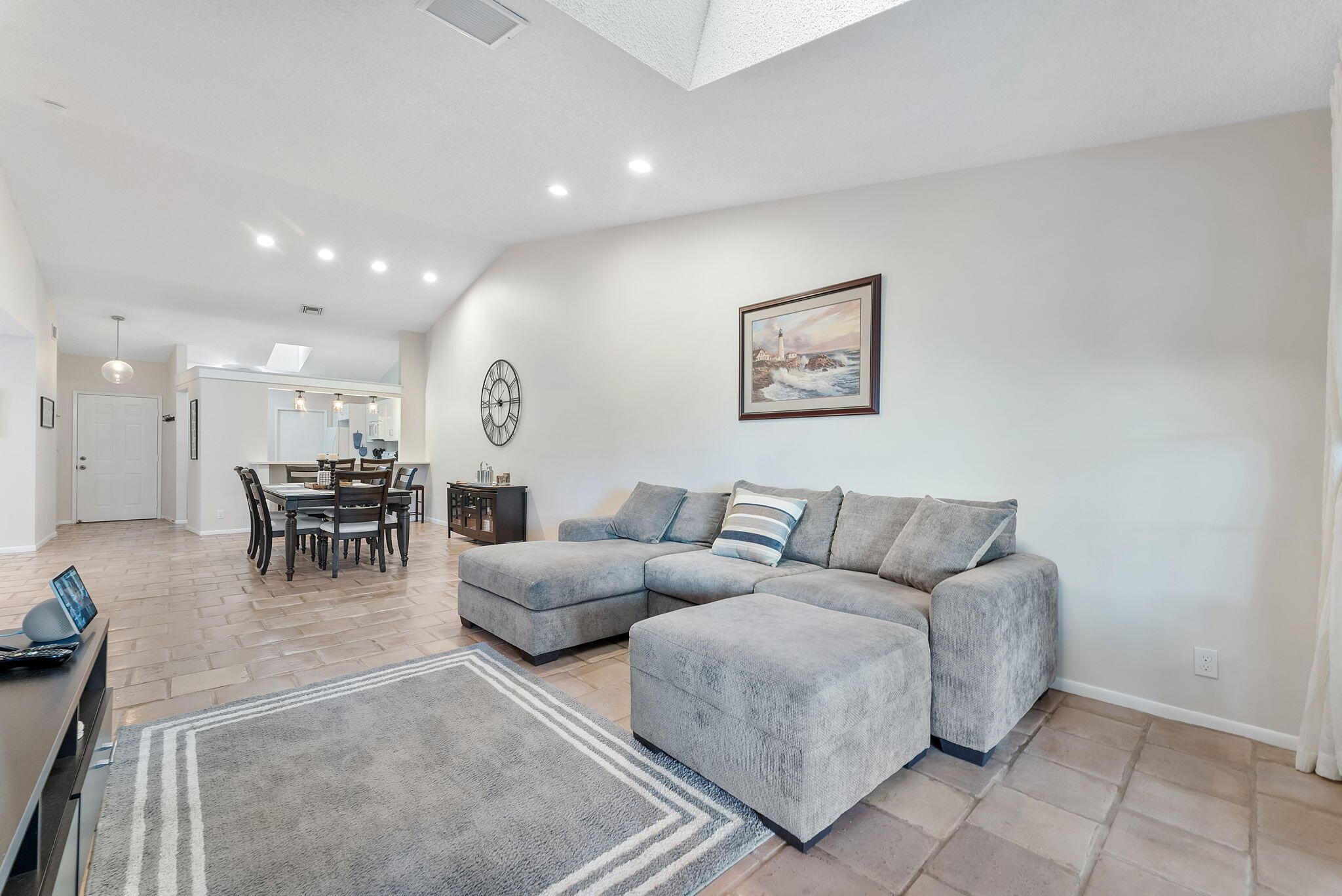 5861 Sunswept Lane B, Boynton Beach, FL 33437, Boynton Beach - Photo 4
