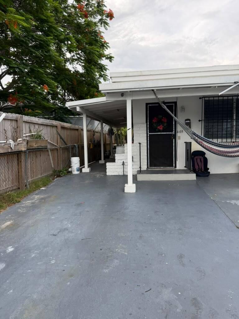 2137 NW 1st Terrace #back, FL 33125, null