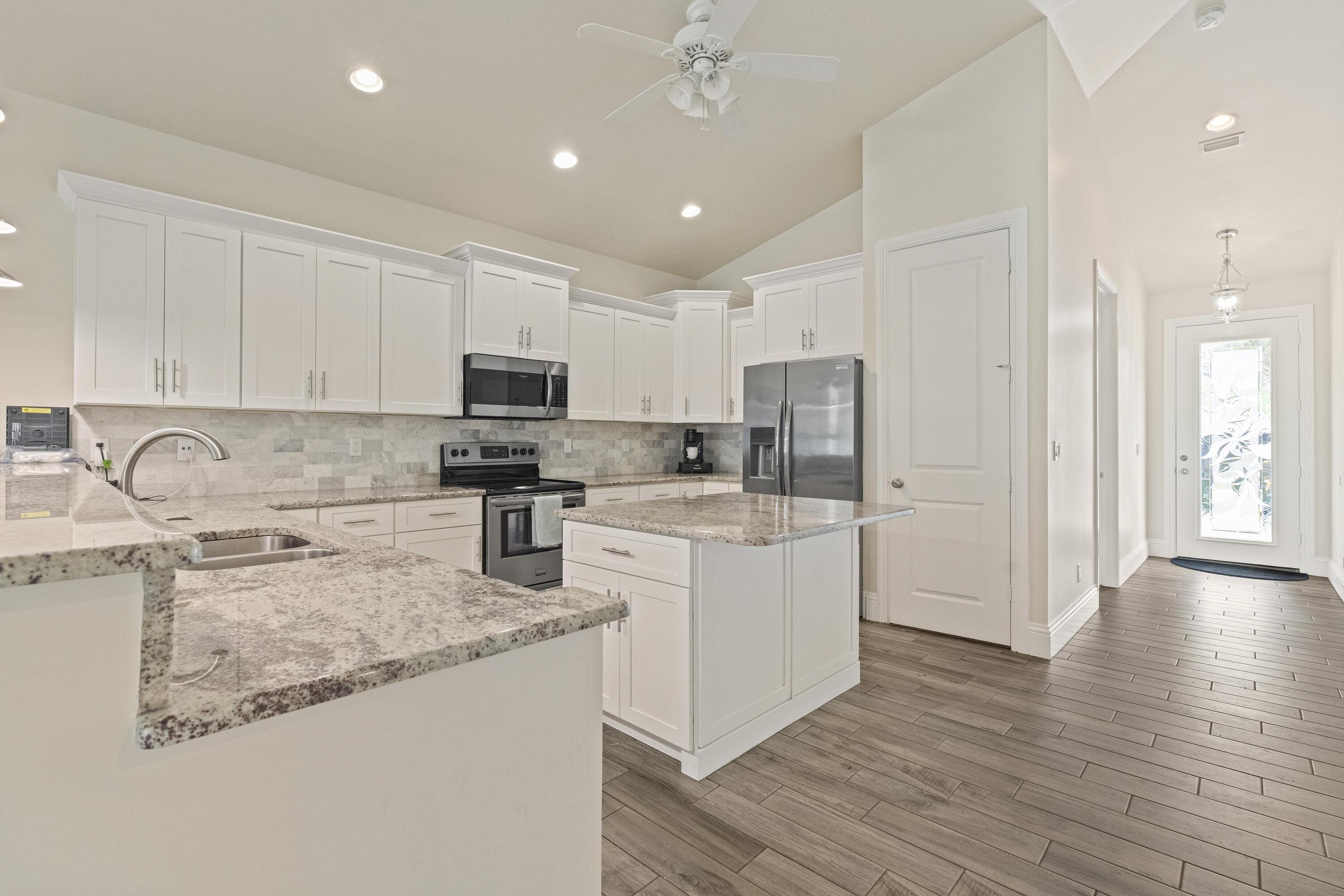 1006 SW 34th Terrace, Palm City, FL 34990, Palm City - Photo 5