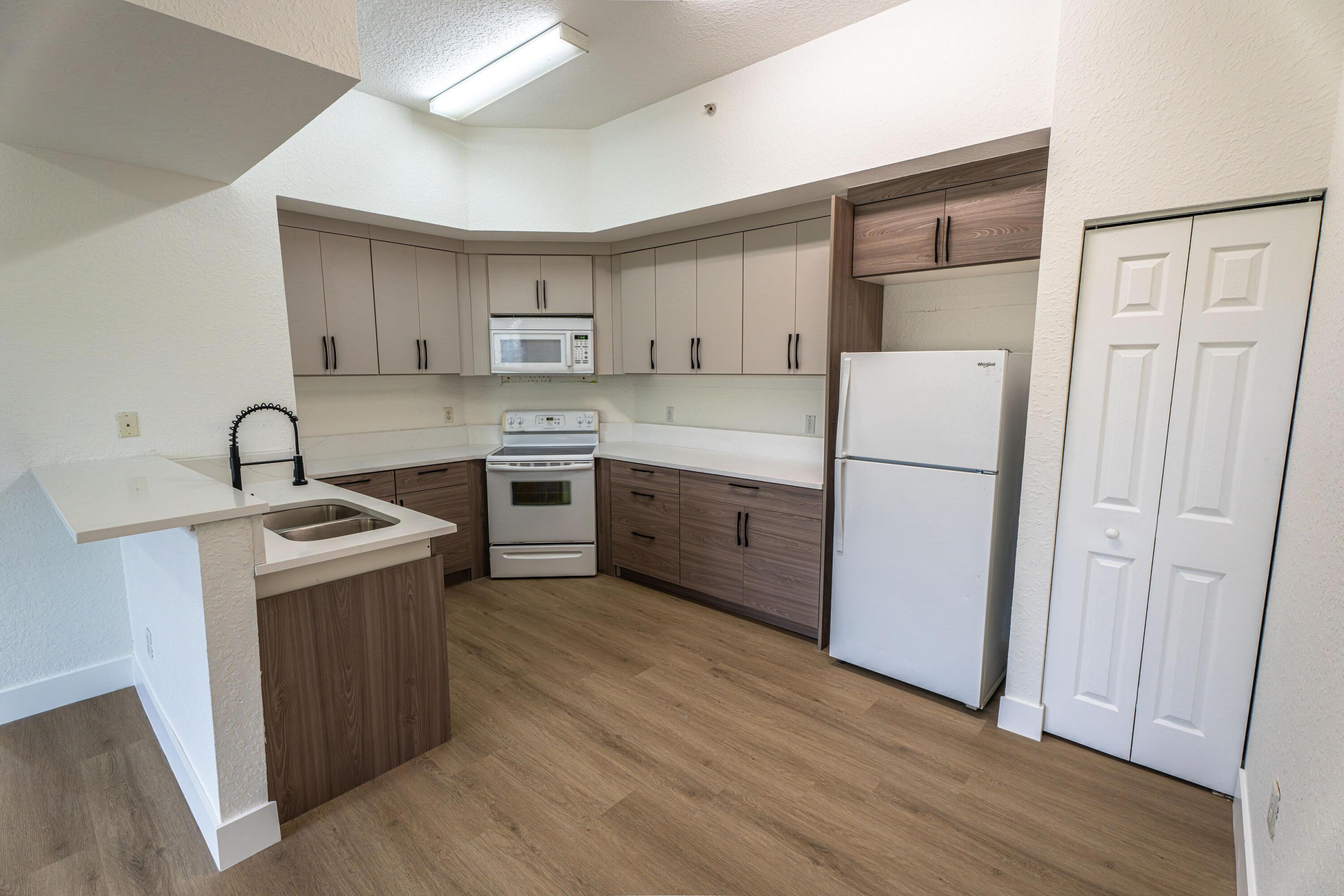 2801 Riverside Drive 301-s, Coral Springs, FL 33065, Coral Springs - Photo 4