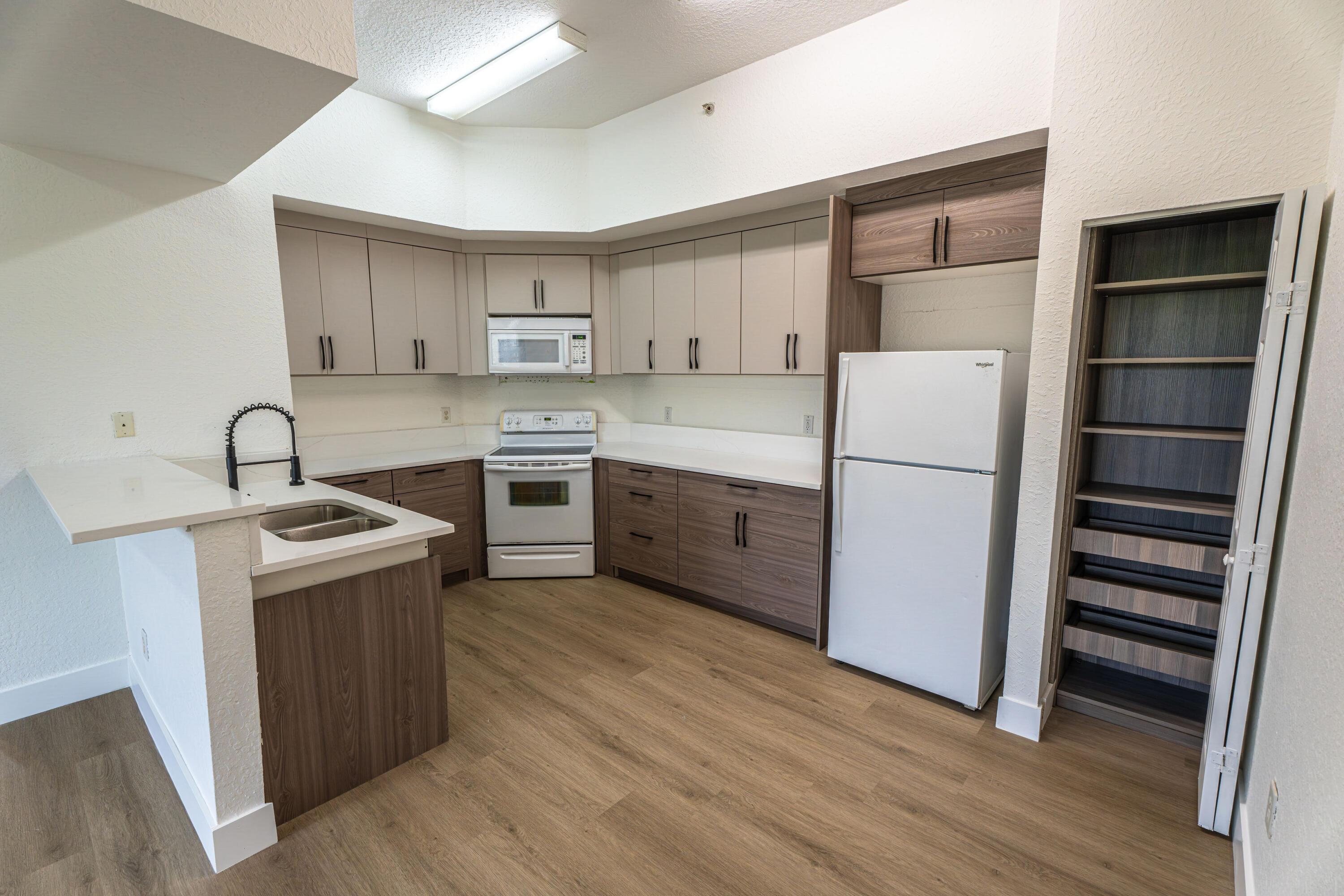 2801 Riverside Drive 301-s, Coral Springs, FL 33065, Coral Springs - Photo 3