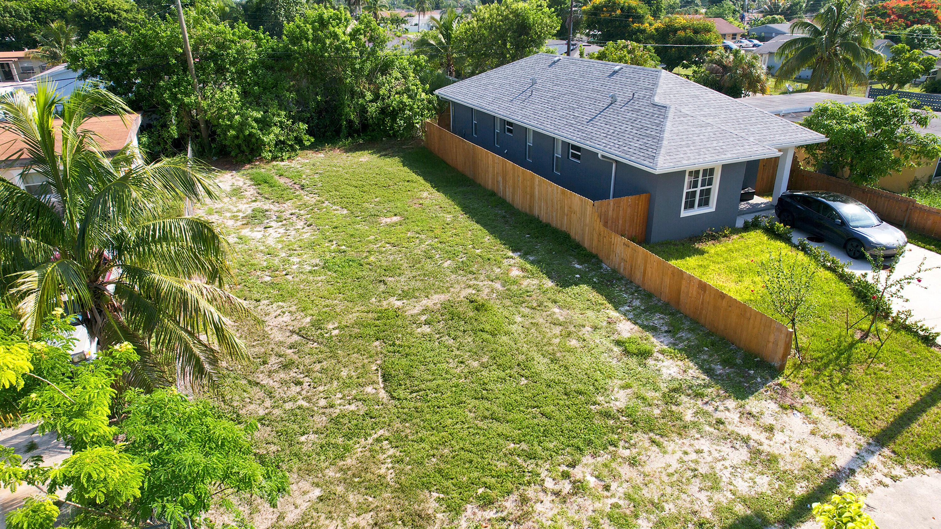 1141 Peak Road, Lake Worth, FL 33462, Lake Worth - Photo 3