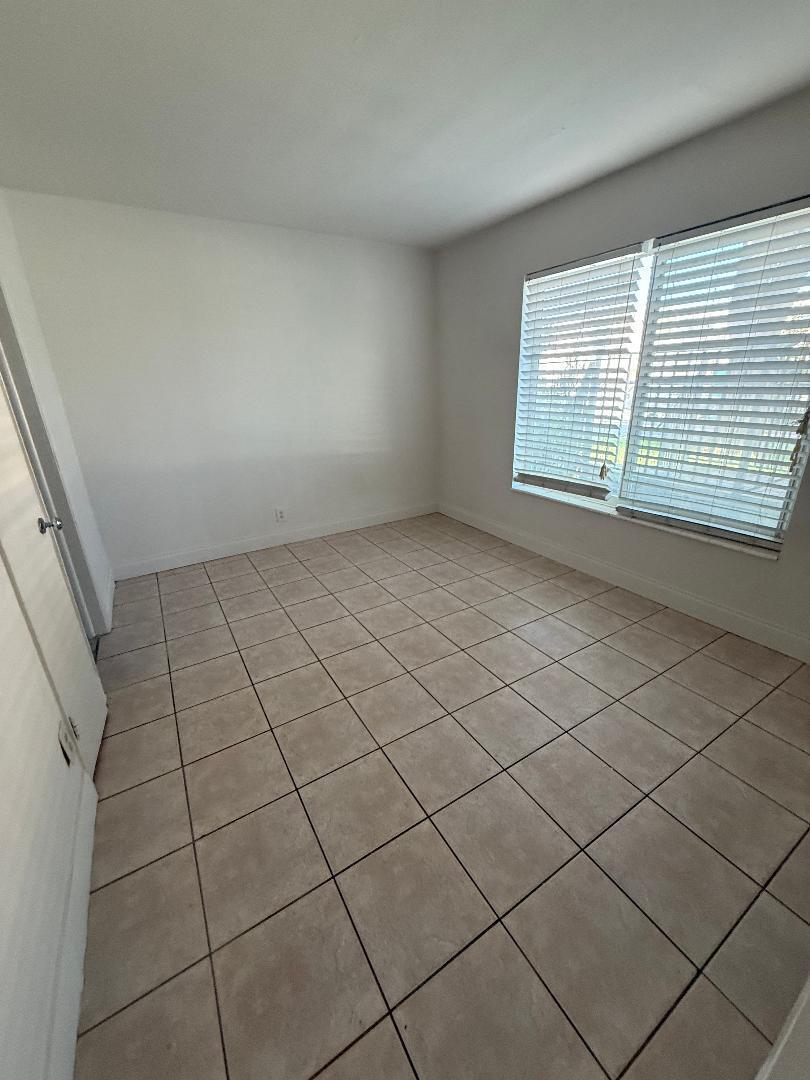 2317 NE 2nd Street 1, Pompano Beach, FL 33062, Pompano Beach - Photo 2