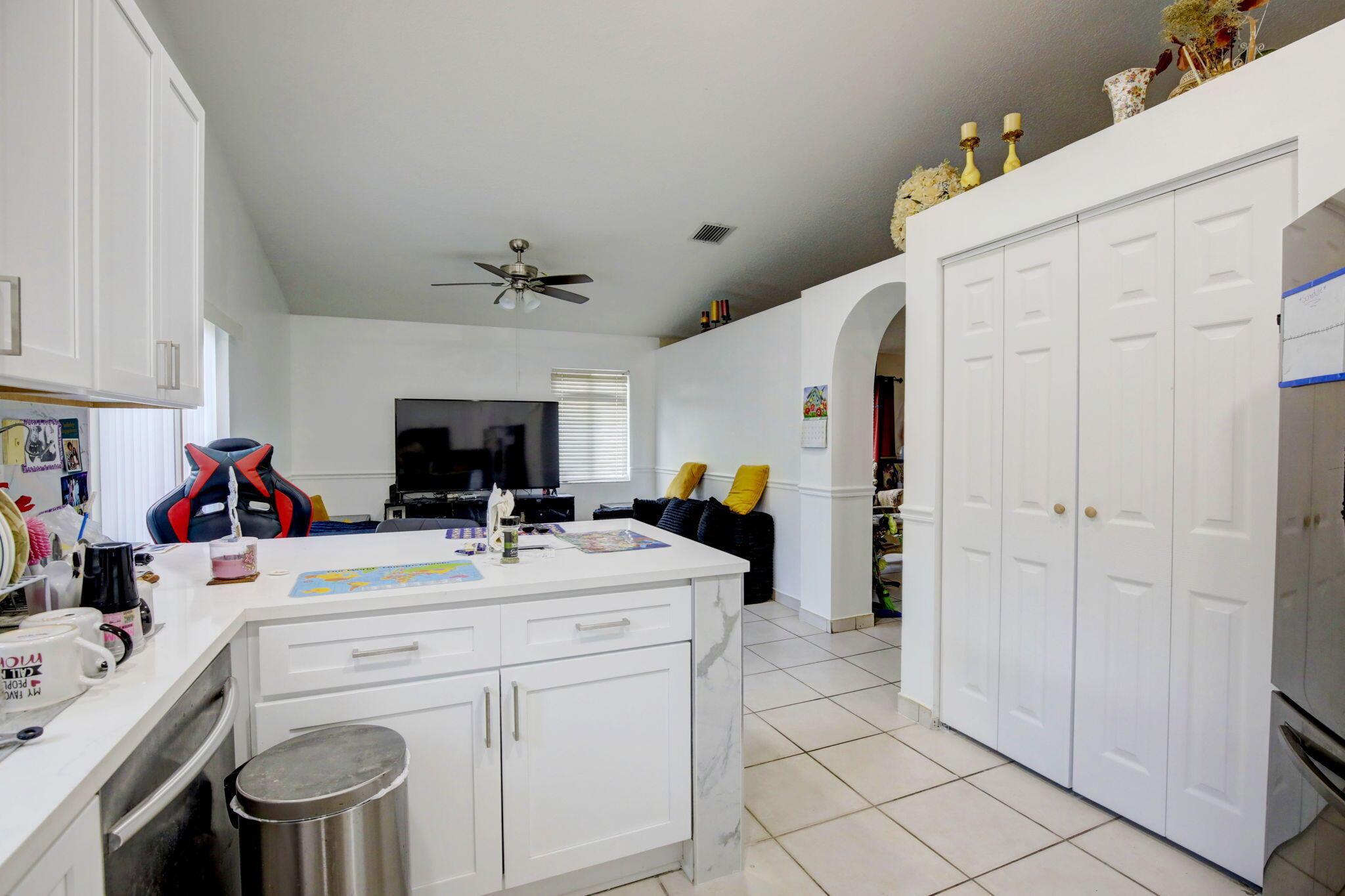 10245 SW 16th Court, Pembroke Pines, FL 33025, Pembroke Pines - Photo 5