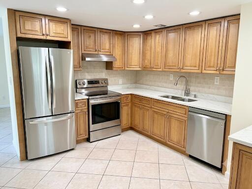 1015 Ainslie A Drive, Boca Raton, FL 33434, Boca Raton - Photo 2