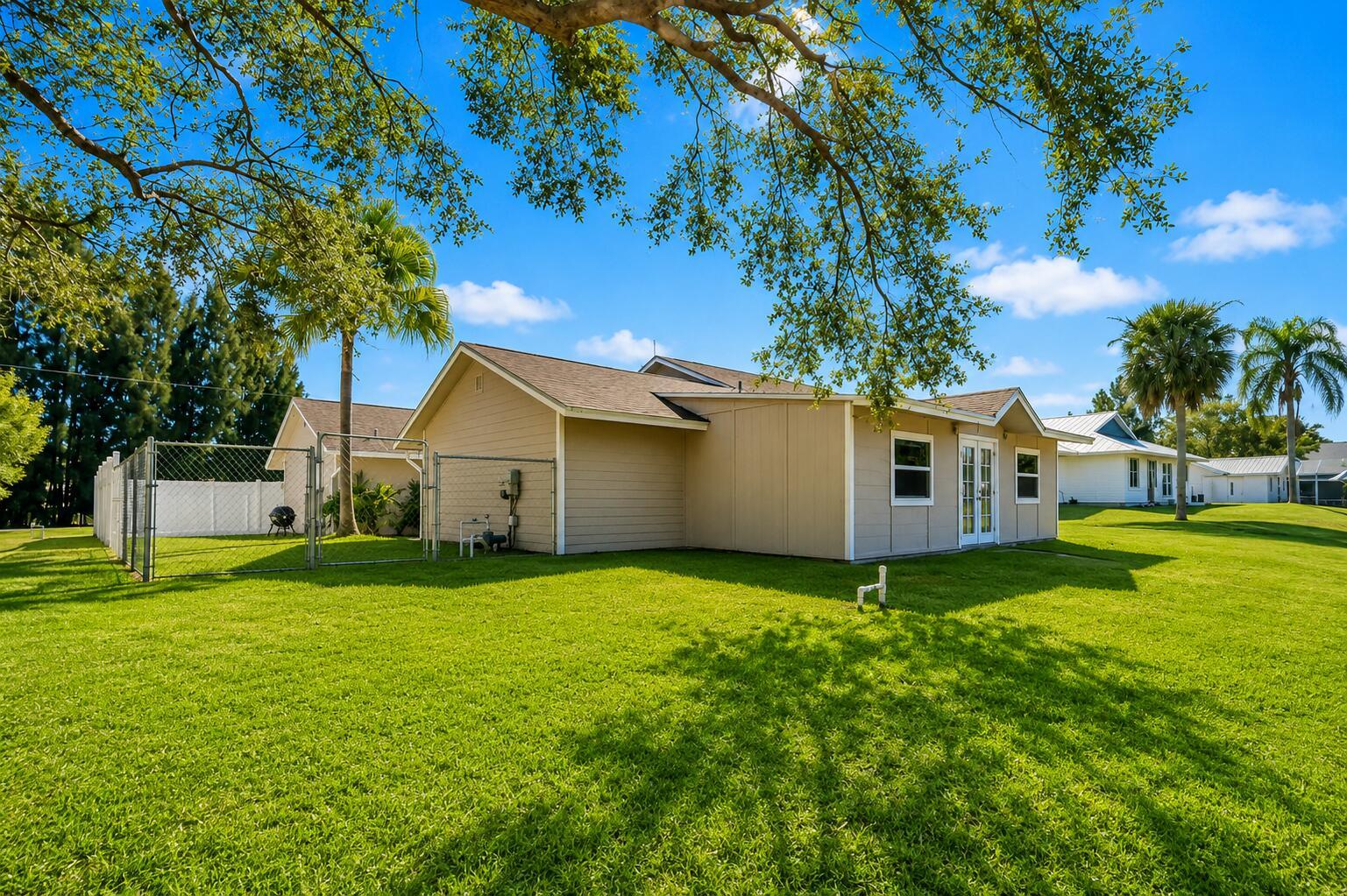 8074 SE River Lane, Stuart, FL 34997, Stuart - Photo 5