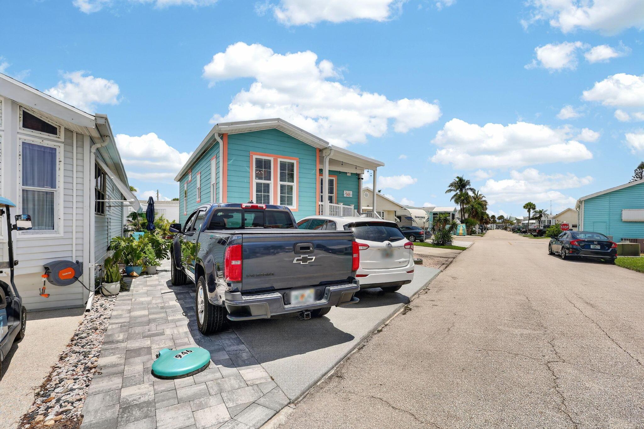 946 Nettles Boulevard, Jensen Beach, FL 34957, Jensen Beach - Photo 2