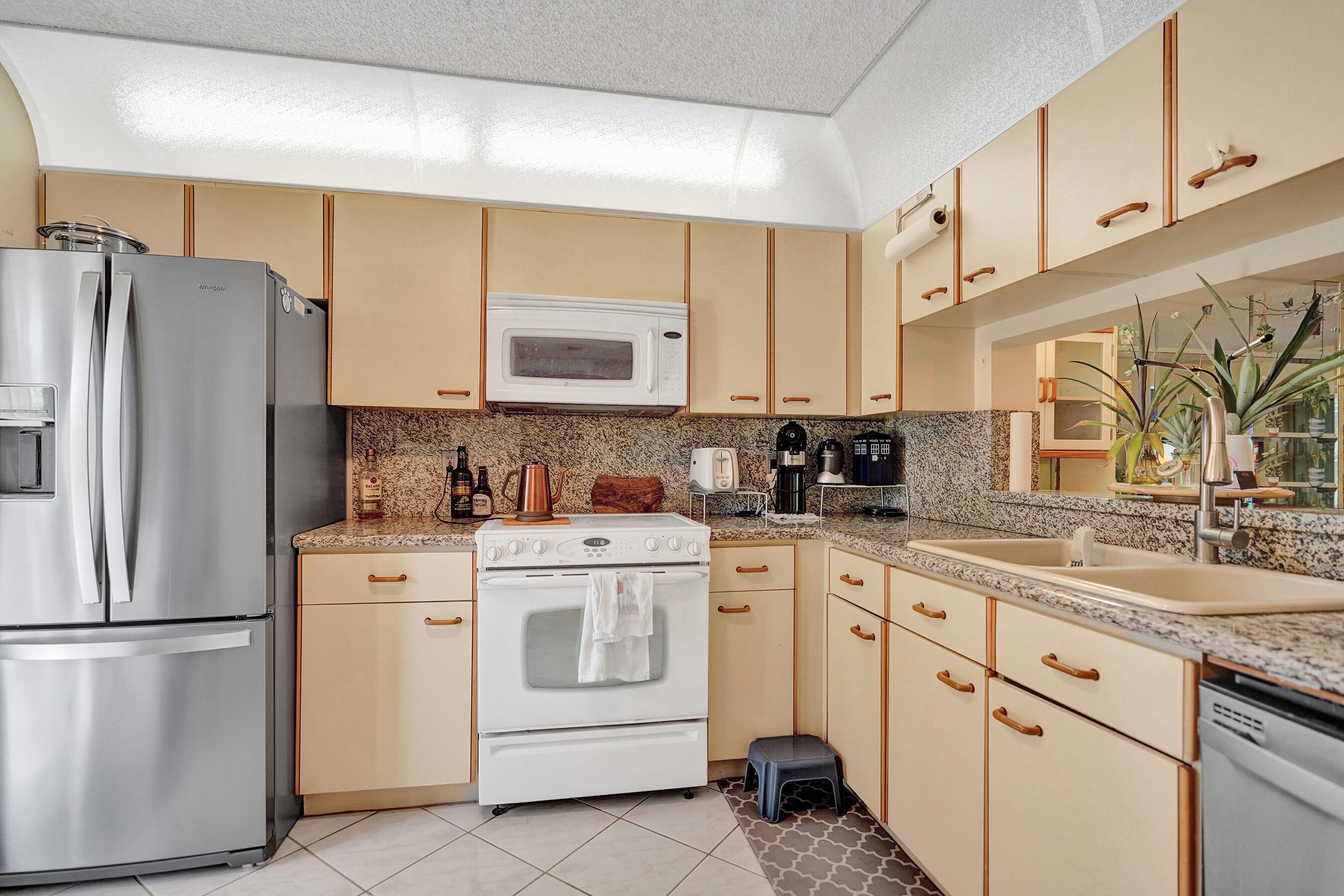 5201 W Club Circle 103, Boca Raton, FL 33431, Boca Raton - Photo 3