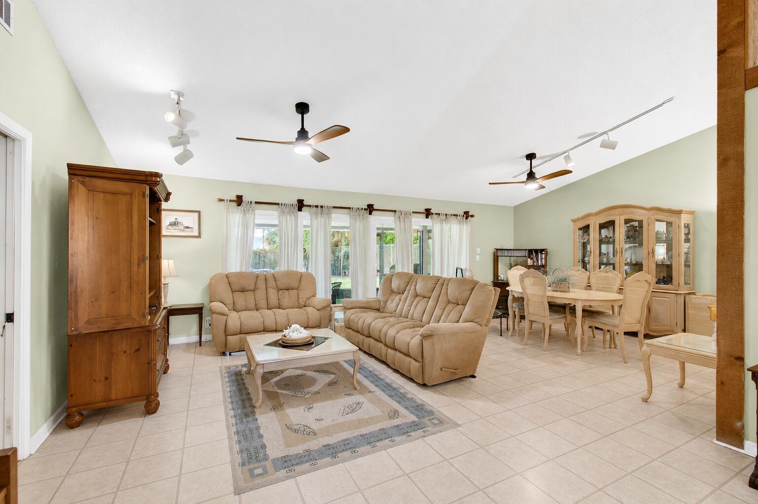 2400 SW 19th Avenue, Boynton Beach, FL 33426, Boynton Beach - Photo 4