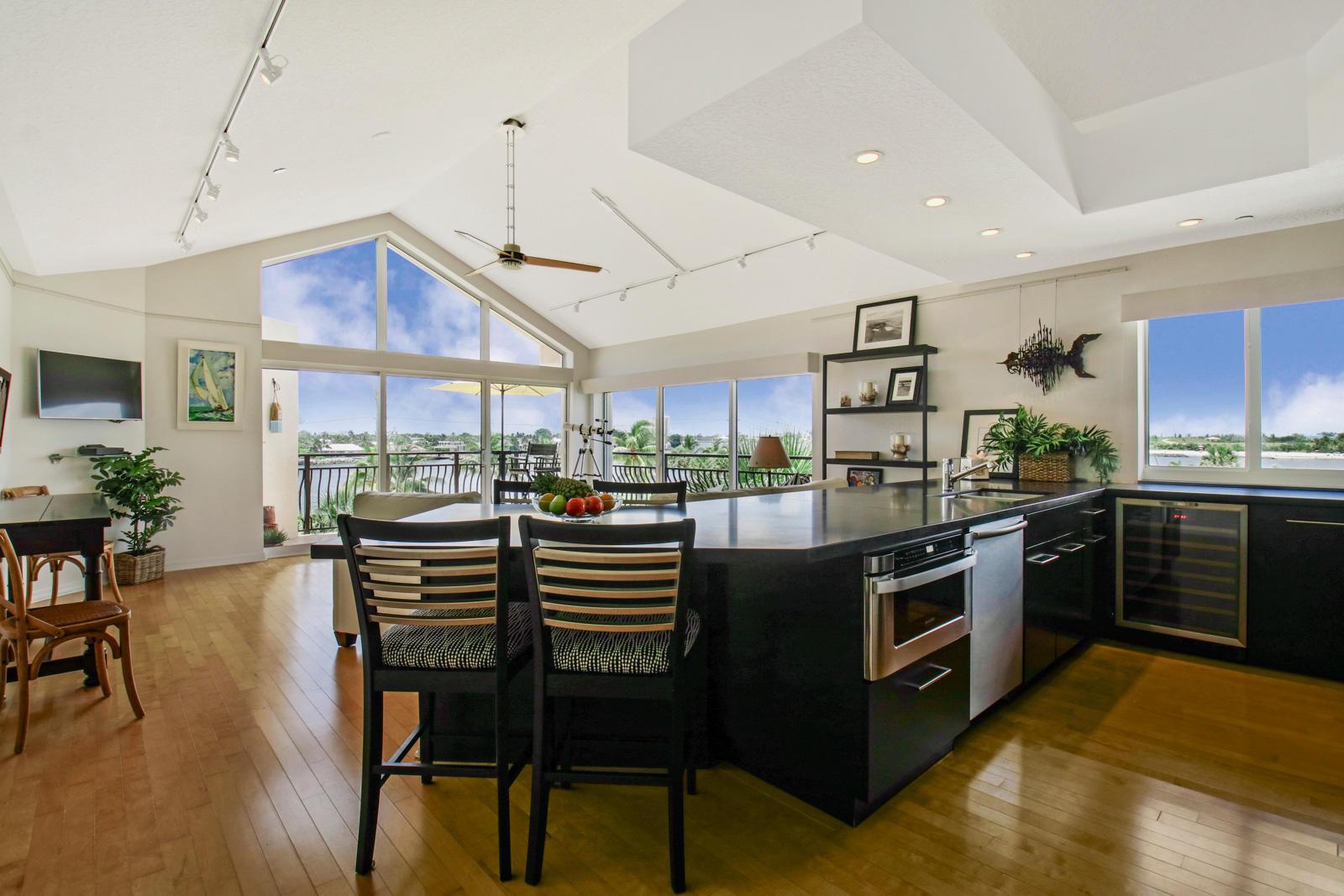 314 Inlet Way 303, Palm Beach Shores, FL 33404, Palm Beach Shores - Photo 4