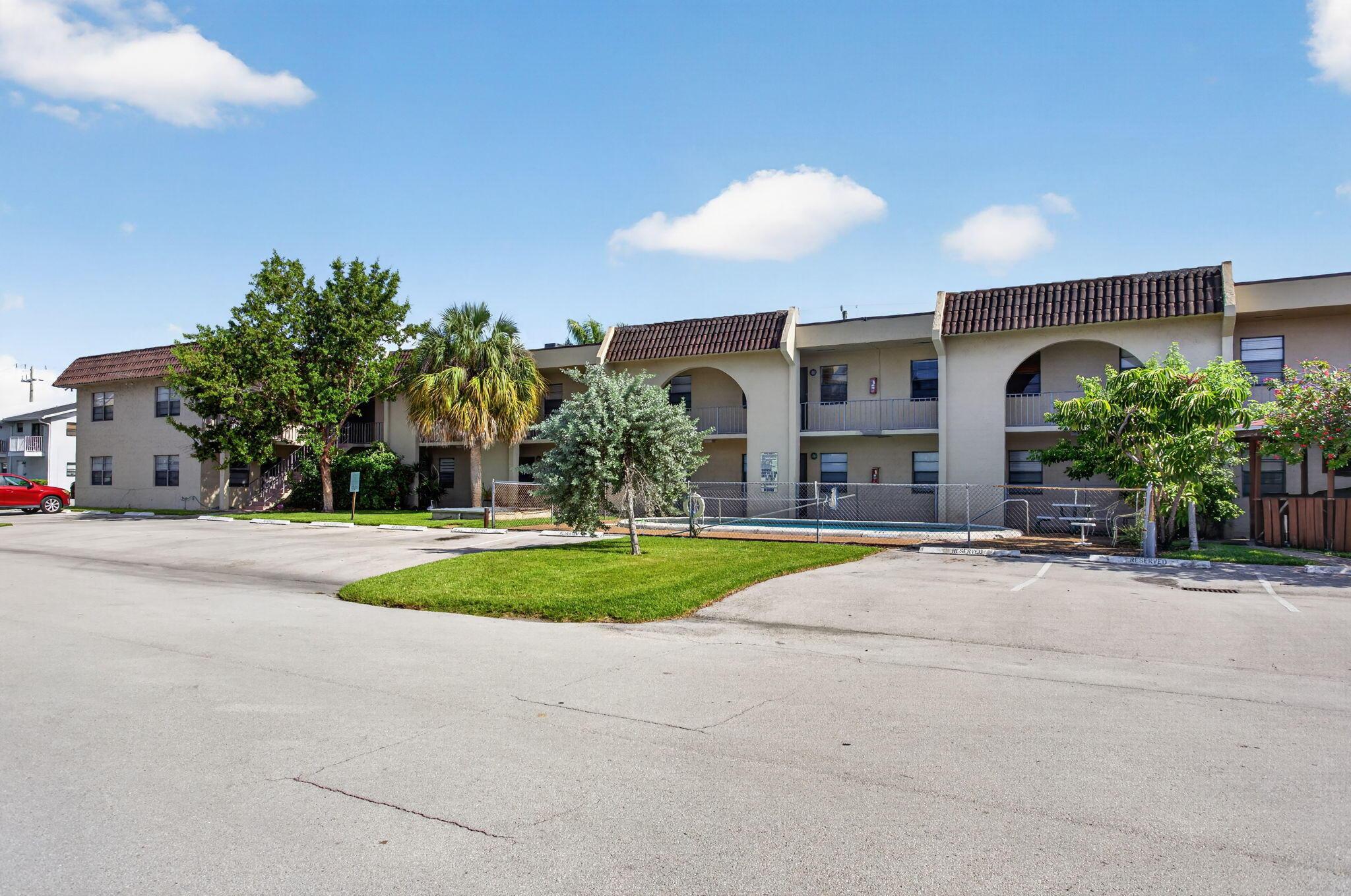 2141 NE 42nd Street 101, Lighthouse Point, FL 33064, Lighthouse Point - Photo 5