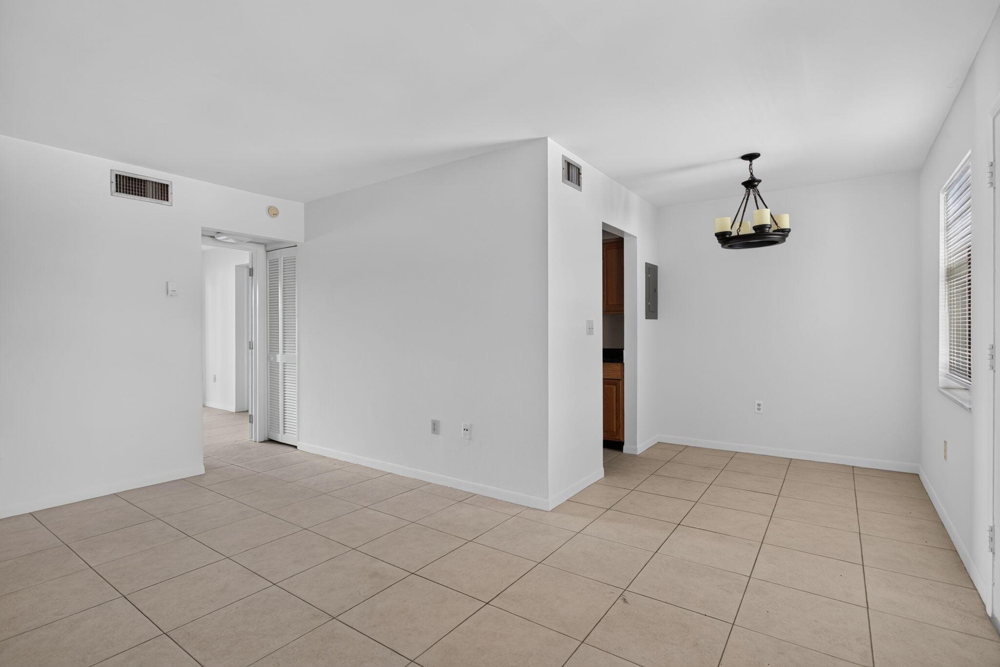 2141 NE 42nd Street 204, Lighthouse Point, FL 33064, Lighthouse Point - Photo 5
